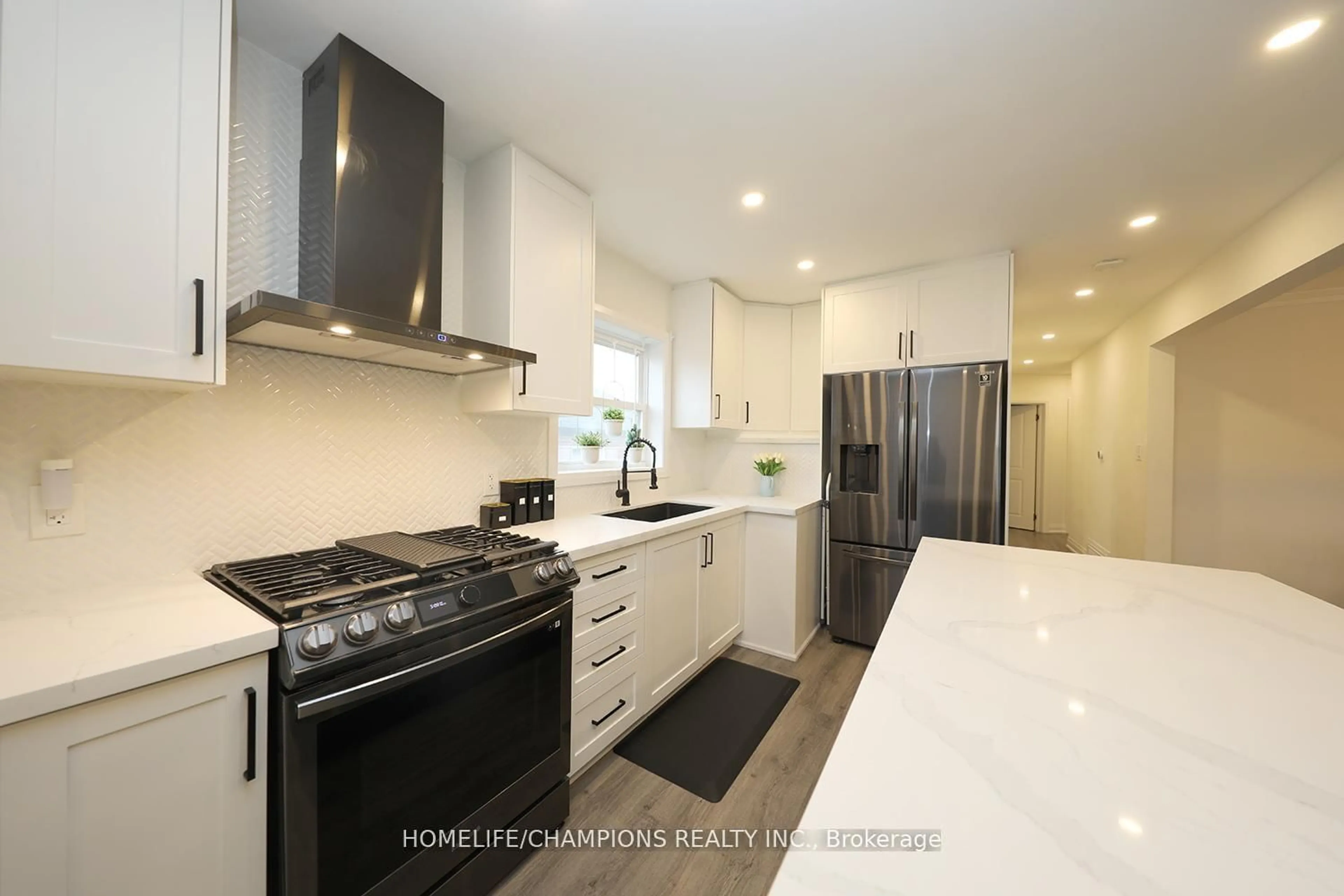 Contemporary kitchen, ceramic/tile floor for 50 Fraserton Cres, Toronto Ontario M1J 1S8