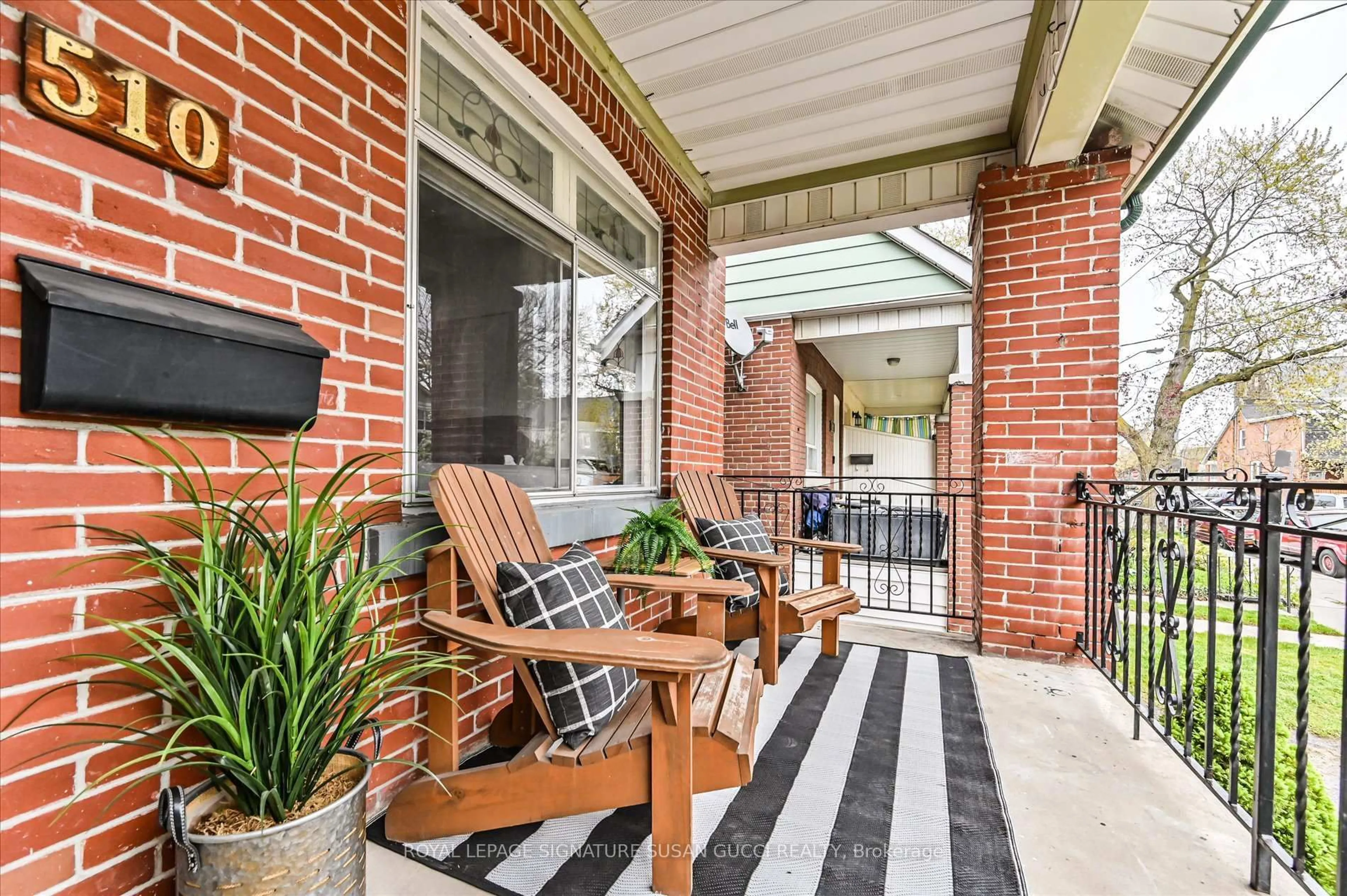 Patio, street for 510 Glebeholme Blvd, Toronto Ontario M4C 1V2