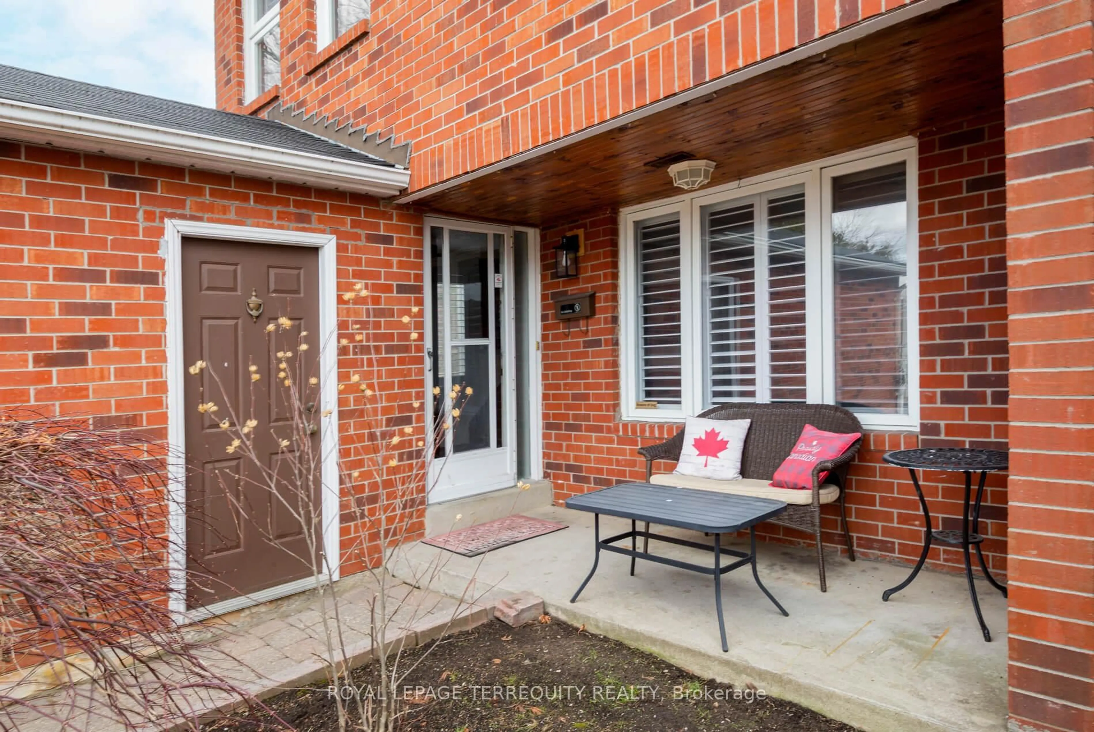 Unknown for 630 Sultana Sq, Pickering Ontario L1V 3Y3