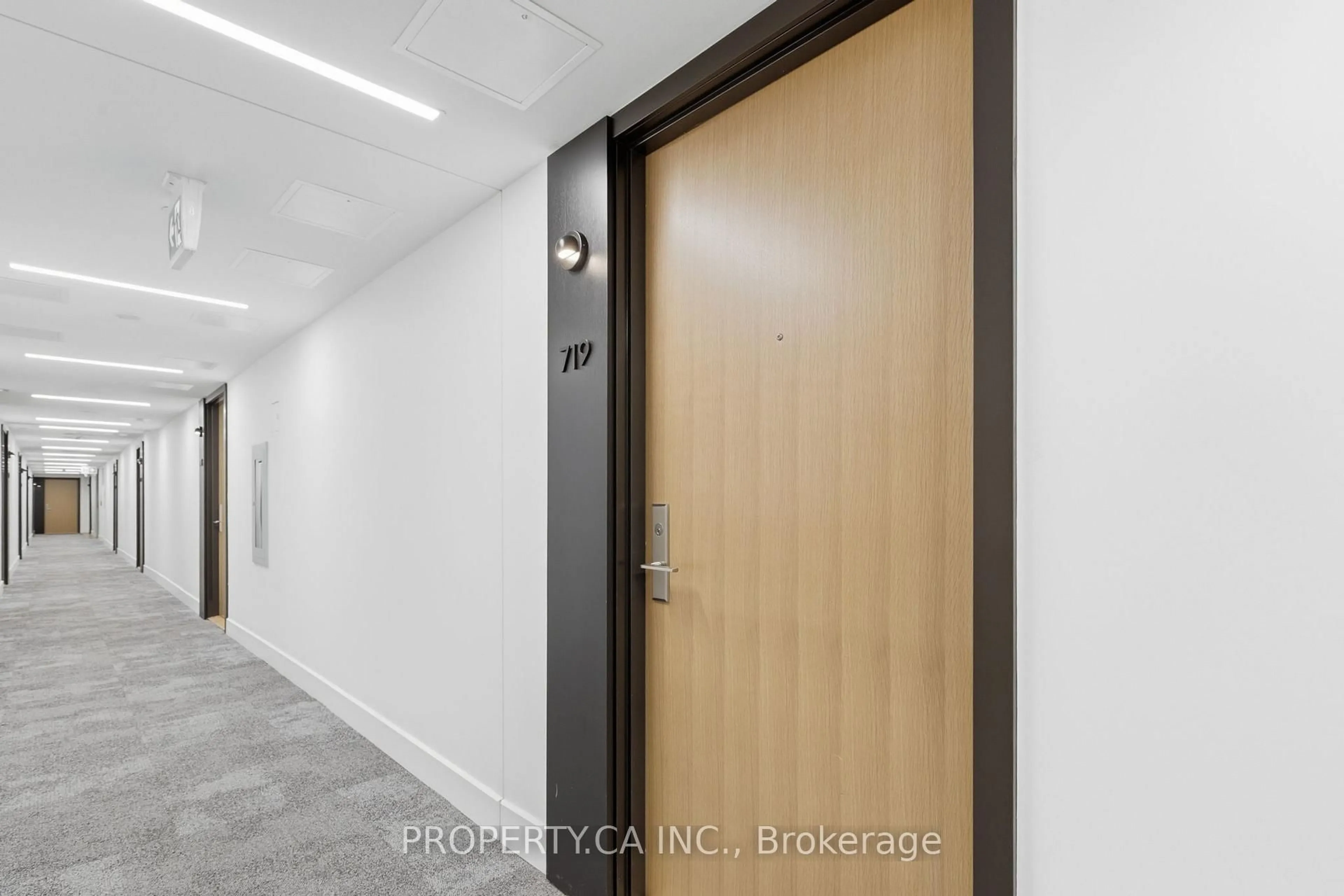 Indoor entryway for 150 Logan Ave #719, Toronto Ontario M4M 0E4