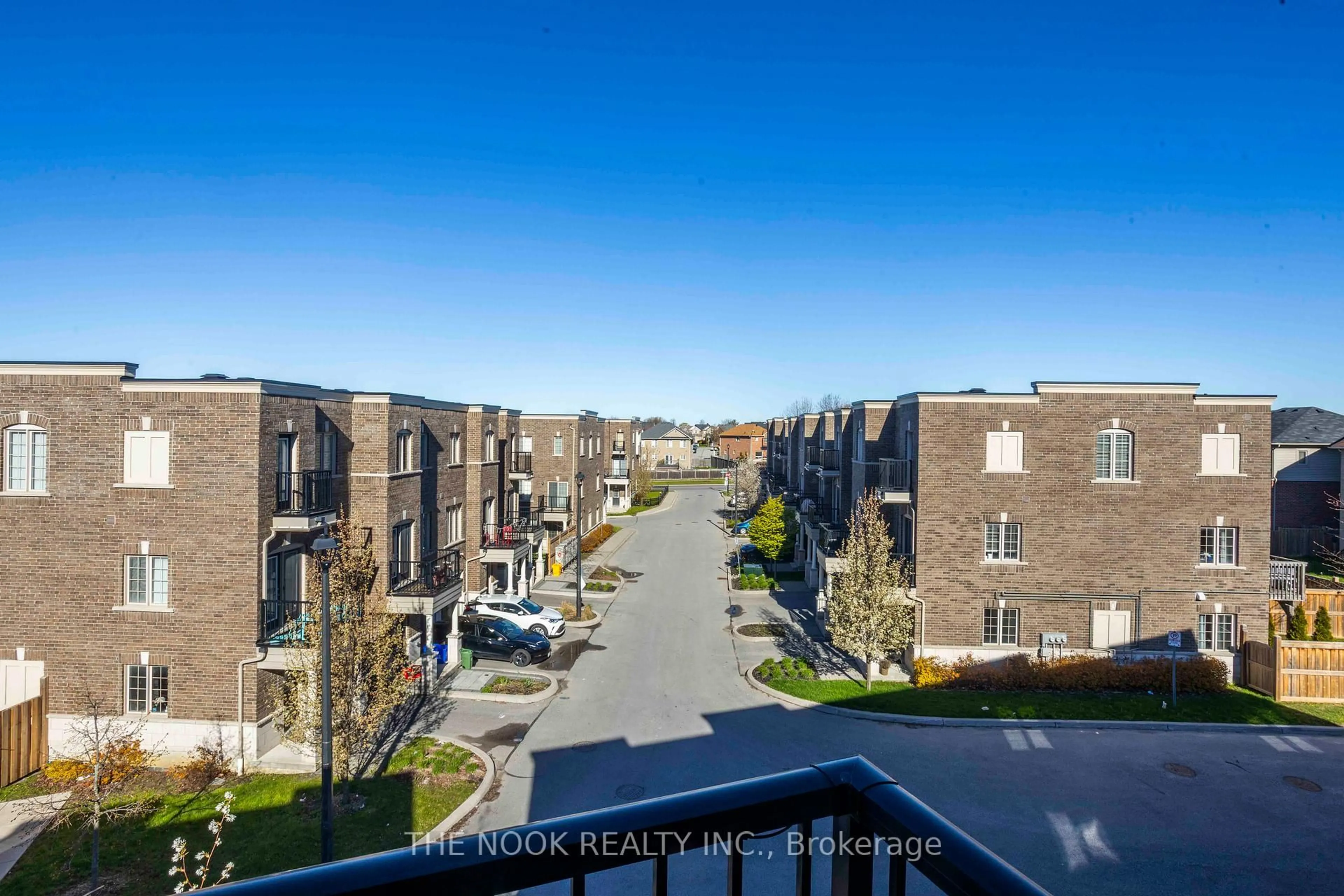 A pic from outside/outdoor area/front of a property/back of a property/a pic from drone, street for 36 Ferris Sq, Clarington Ontario L1E 0J2