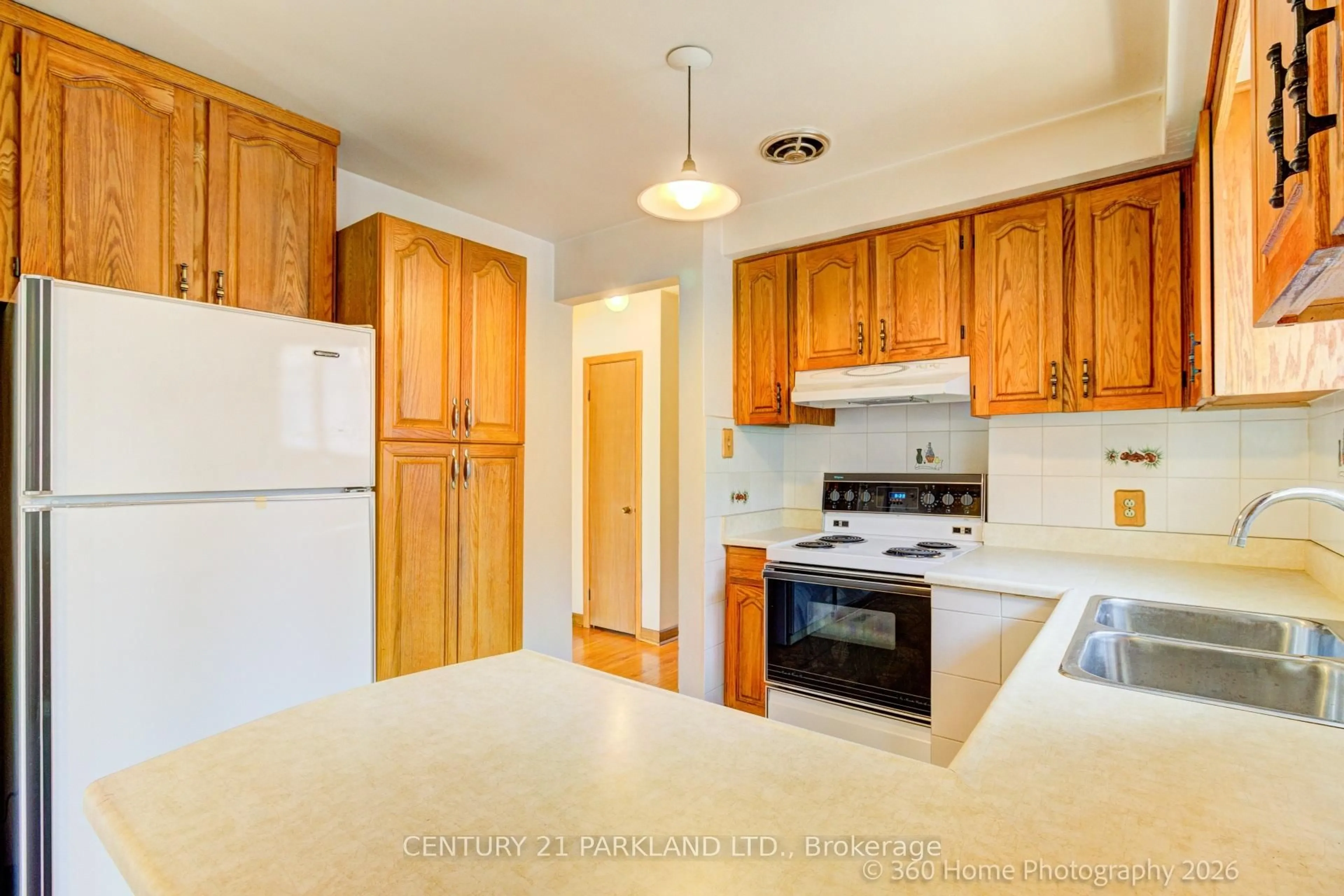 Standard kitchen, unknown for 41 Brantwood Dr, Toronto Ontario M1H 2G5