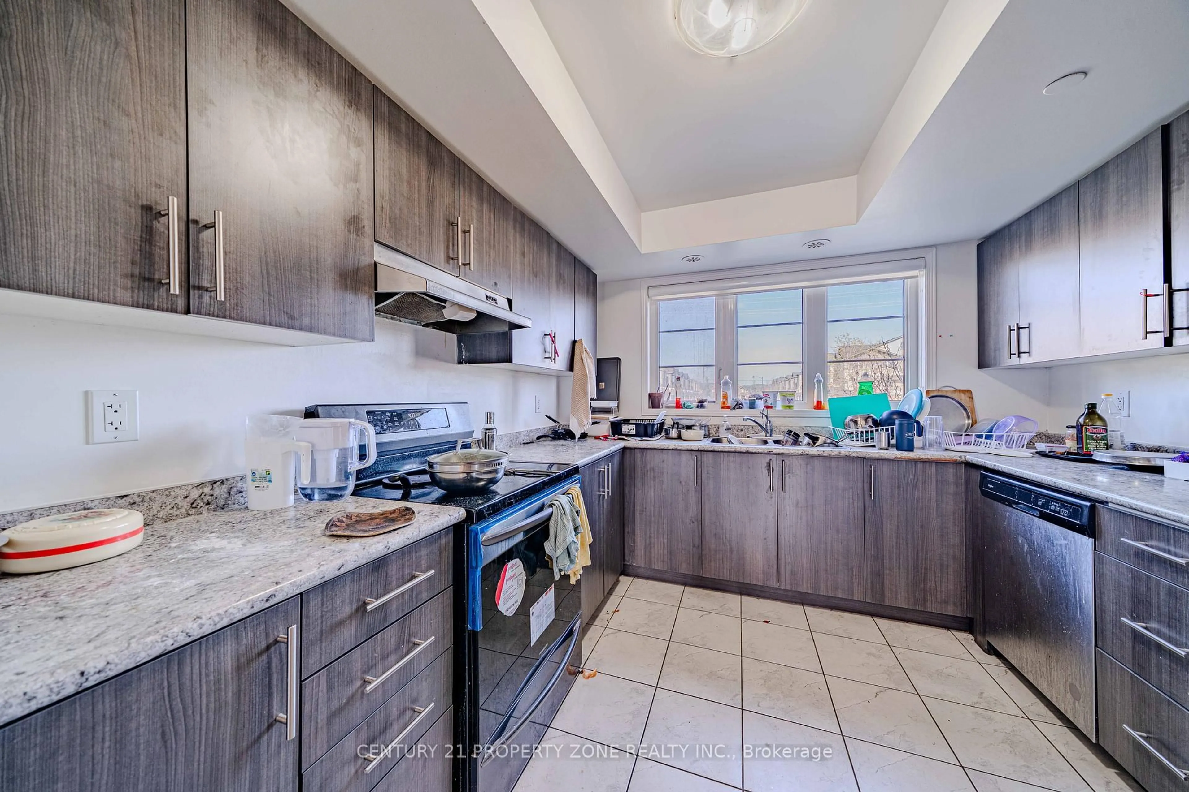 Standard kitchen, ceramic/tile floor for 2514 Rosedrop Path, Oshawa Ontario L1L 0L2