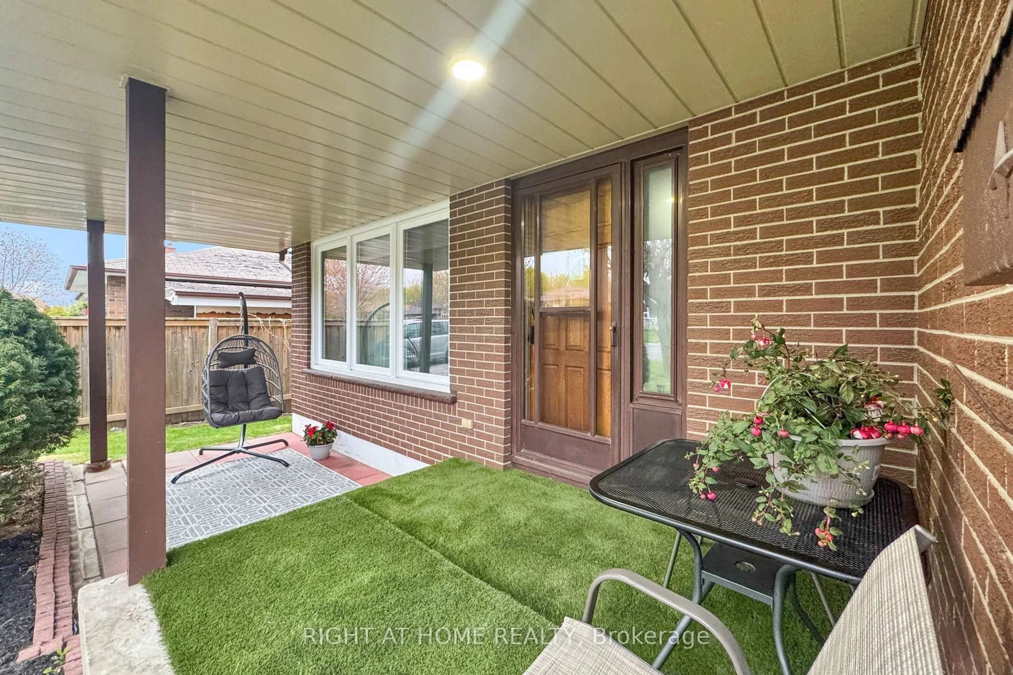 Home with brick exterior material, street for 343 Fairlawn St, Oshawa Ontario L1J 4R2