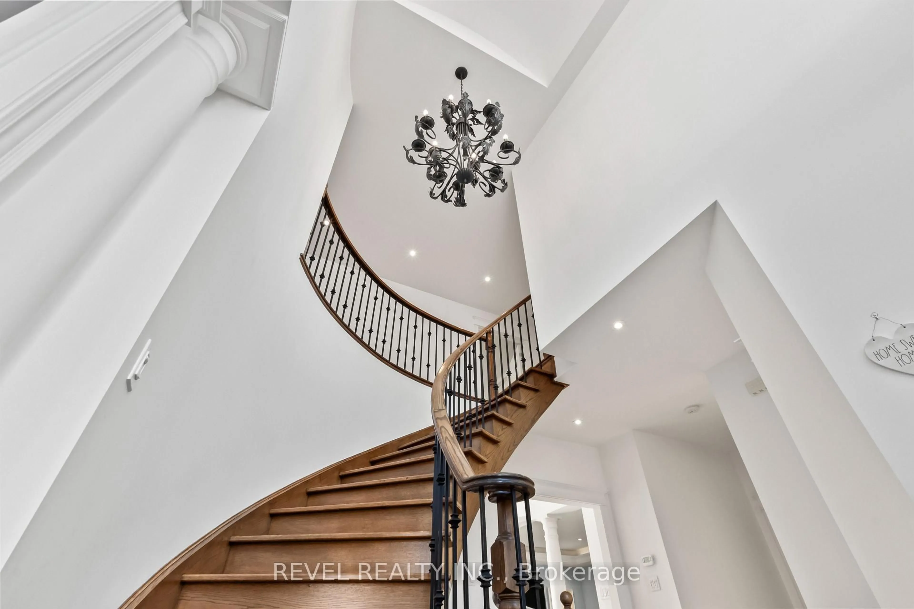 Stairs for 70 Applewood Cres, Whitby Ontario L1N 2E6