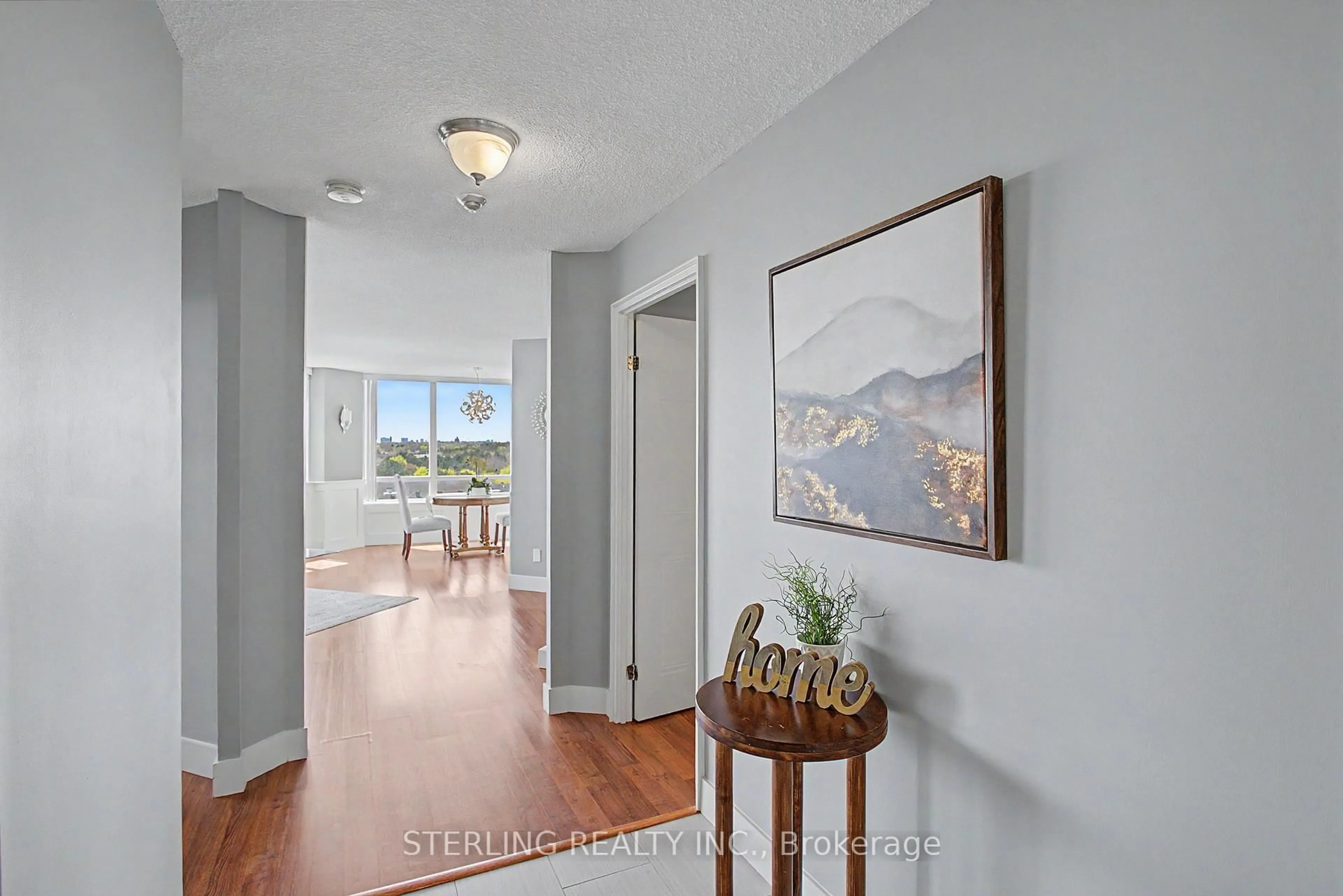 Indoor entryway for 11753 Sheppard Ave #821, Toronto Ontario M1B 5M3