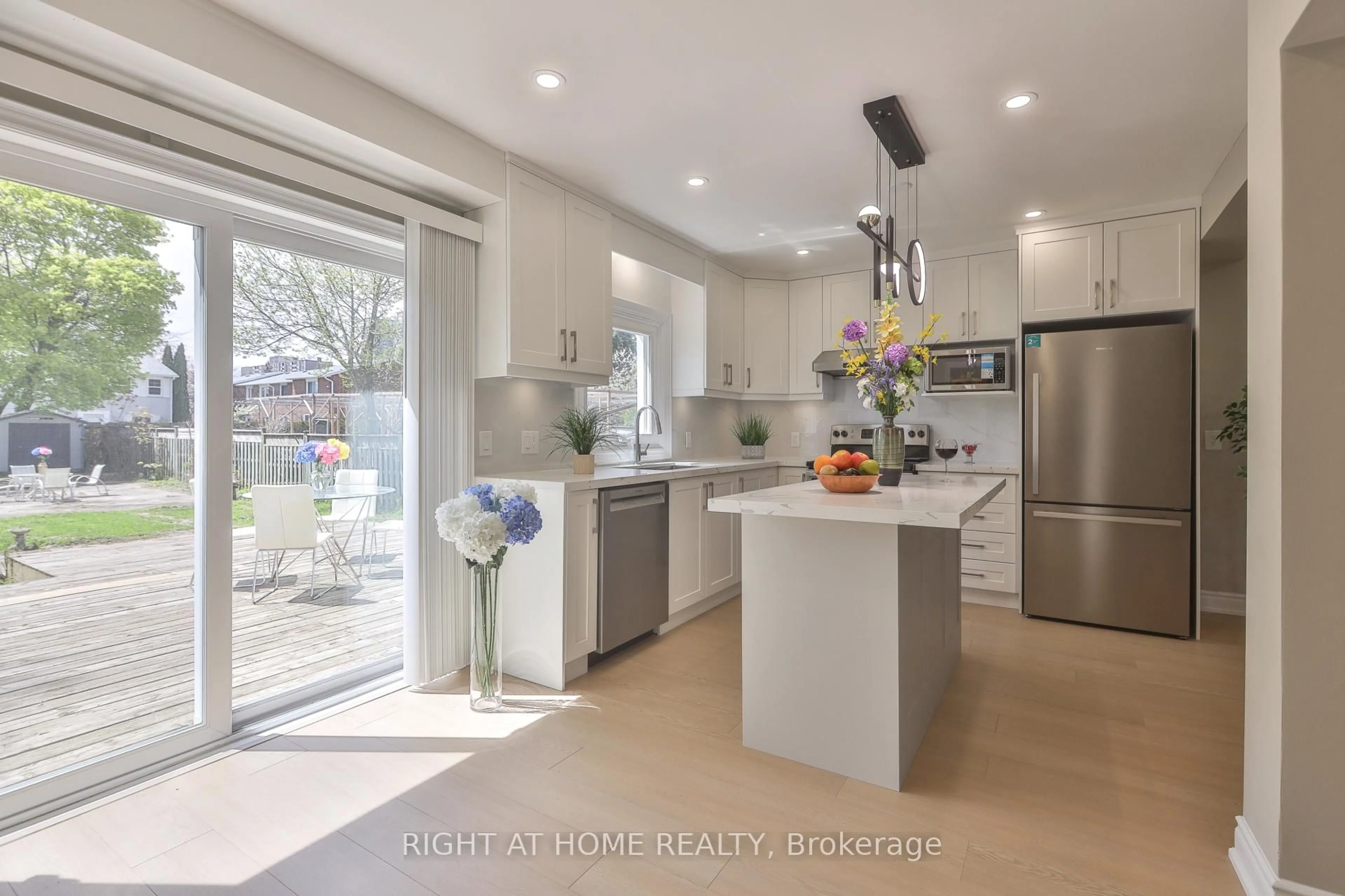 Open concept kitchen, ceramic/tile floor for 60 Aragon Ave, Toronto Ontario M1T 1X9