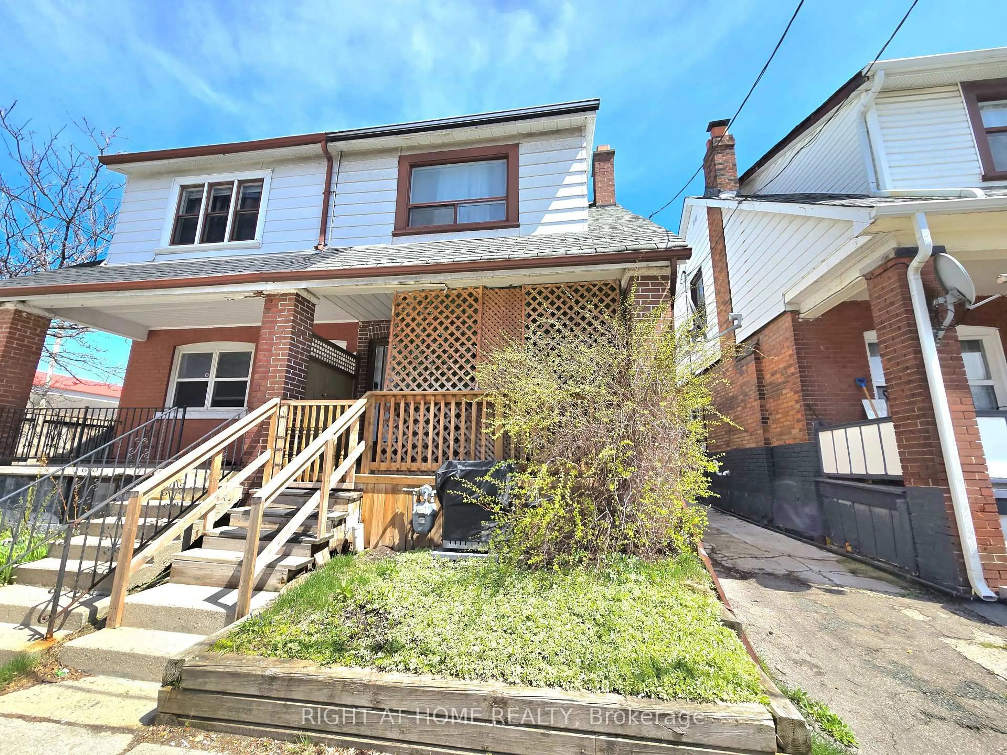 Unknown for 633 Greenwood Ave, Toronto Ontario M4J 4B1