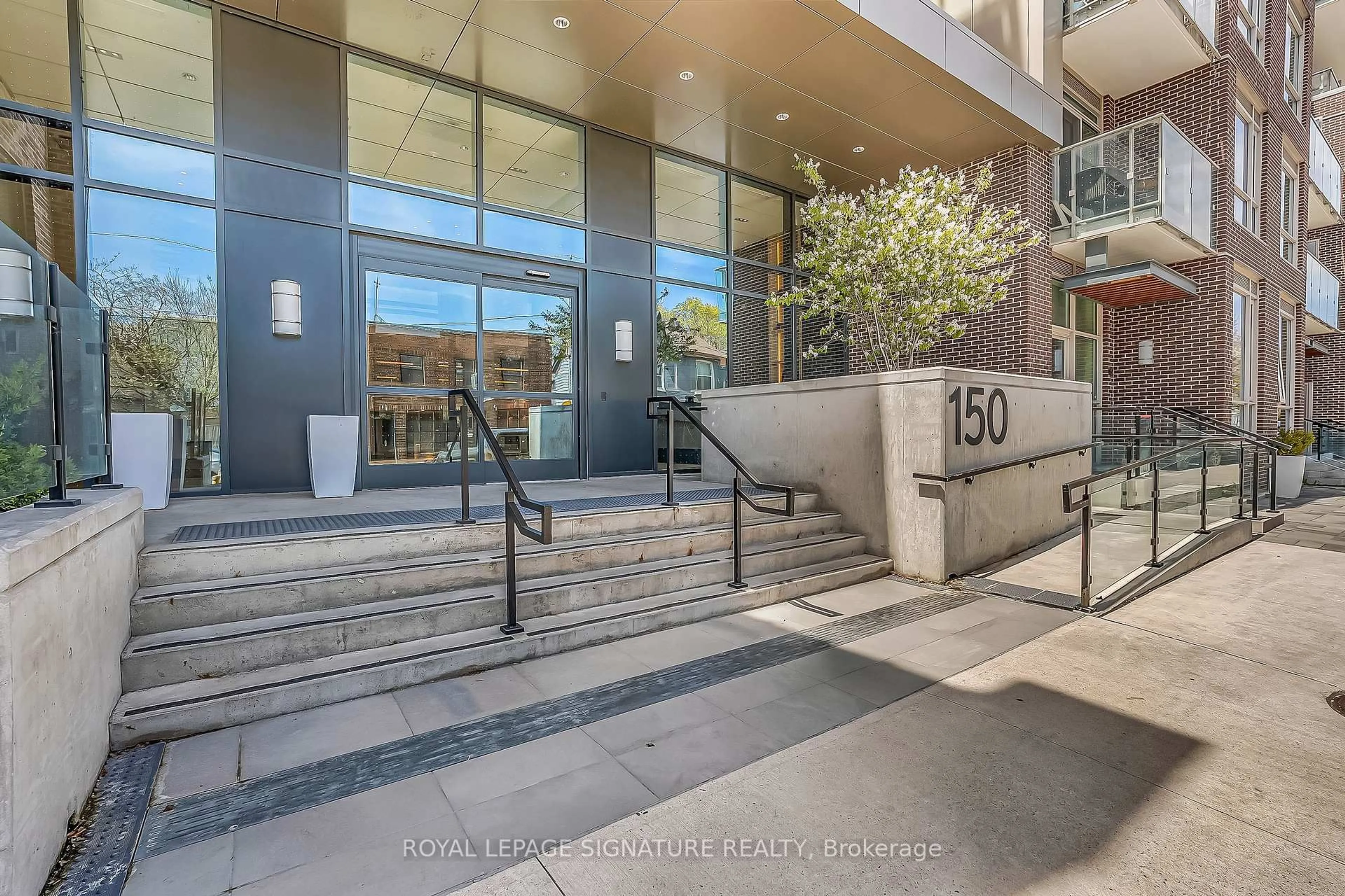 Indoor foyer for 150 Logan Ave, Toronto Ontario M4M 0E4