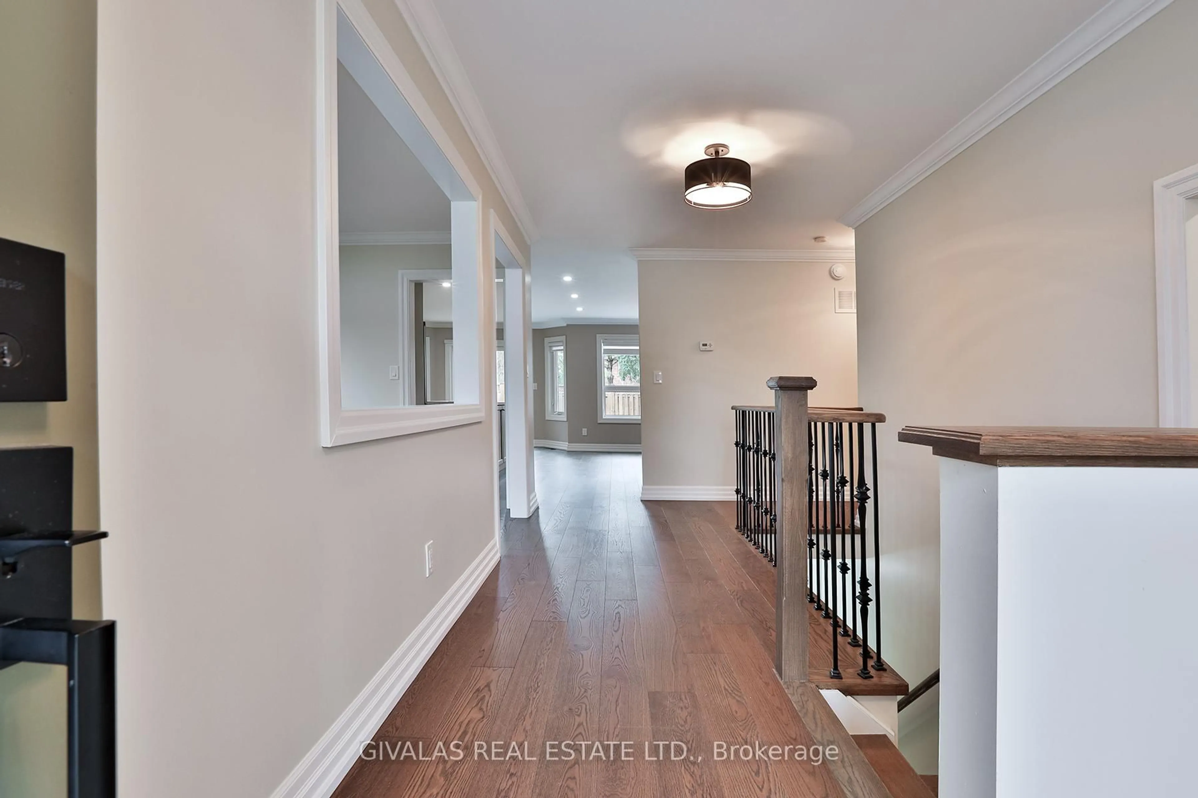 Indoor entryway for 5 Mcgregor Dr, Ajax Ontario L1T 3W8