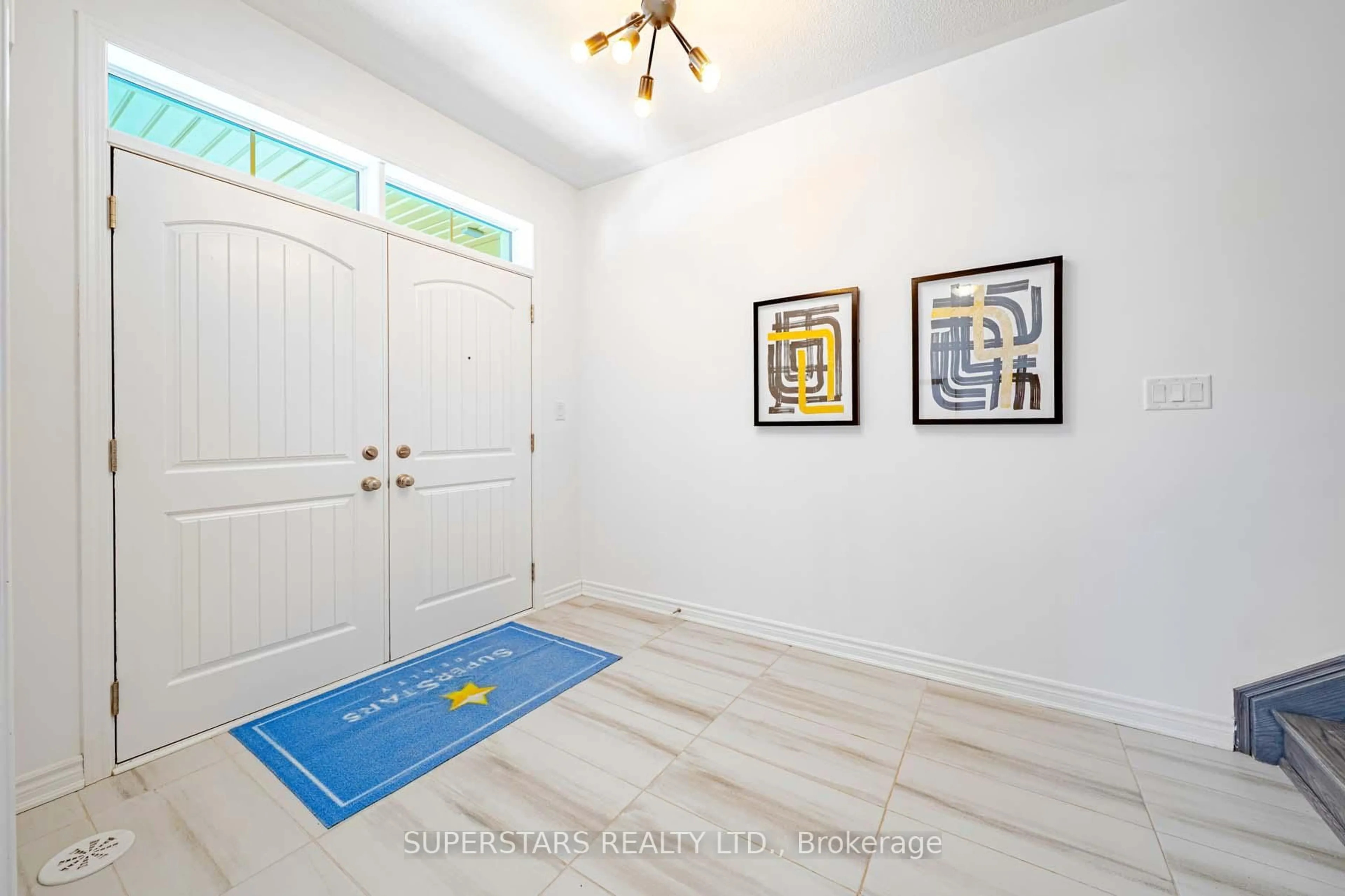 Indoor entryway for 3342 Thunderbird Prom, Pickering Ontario L1X 0N1