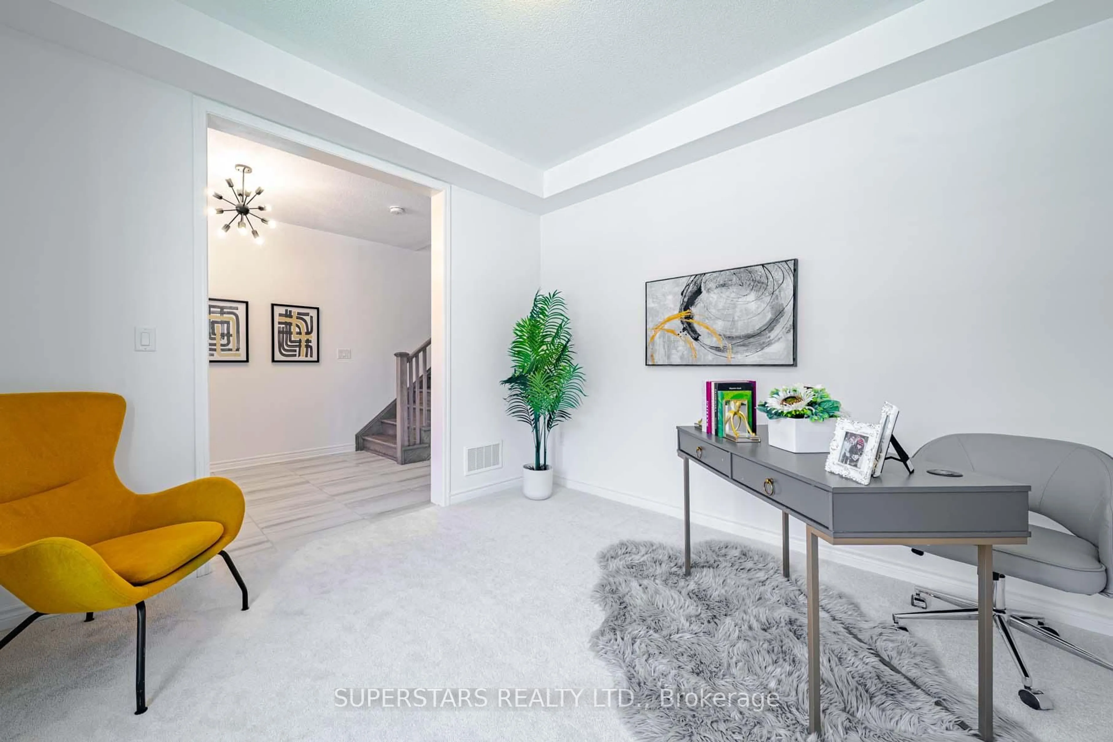 Indoor entryway for 3342 Thunderbird Prom, Pickering Ontario L1X 0N1