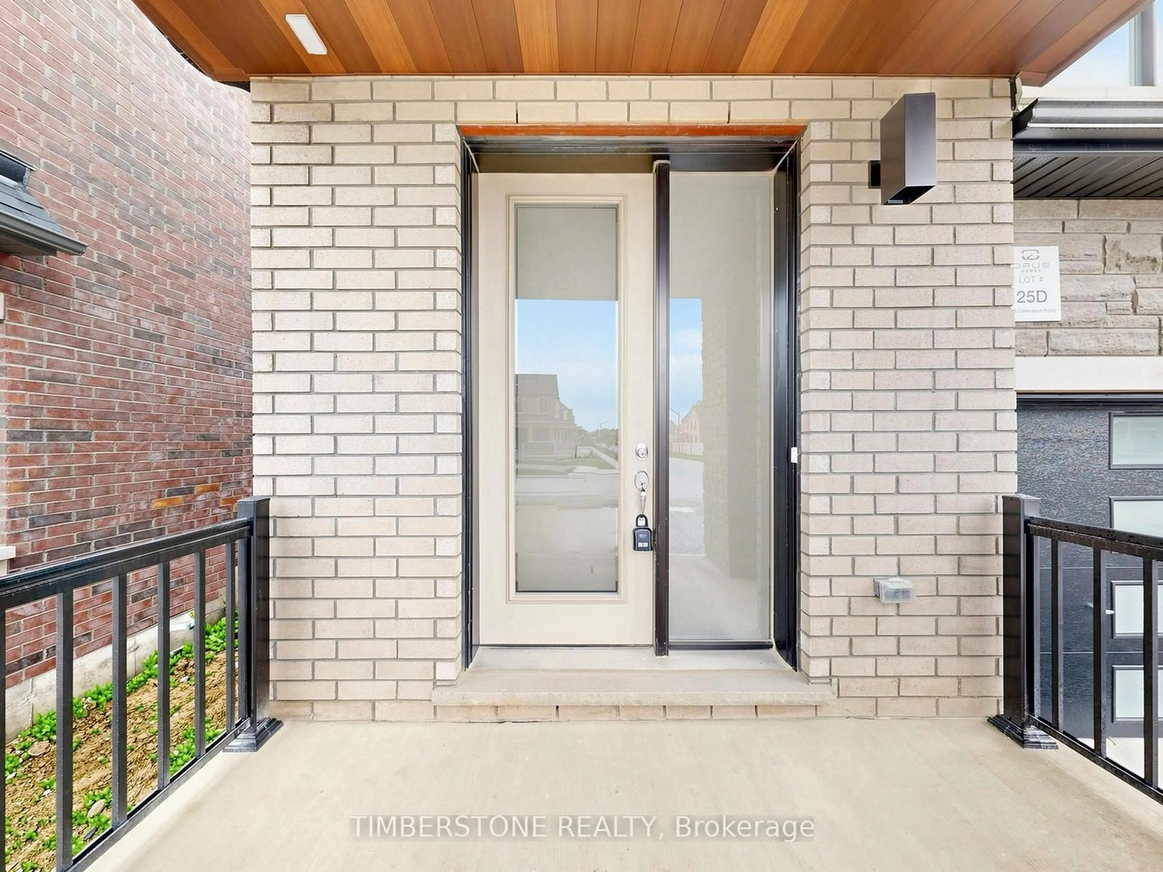 Indoor entryway for 435 Coronation Rd, Whitby Ontario L1P 0R4