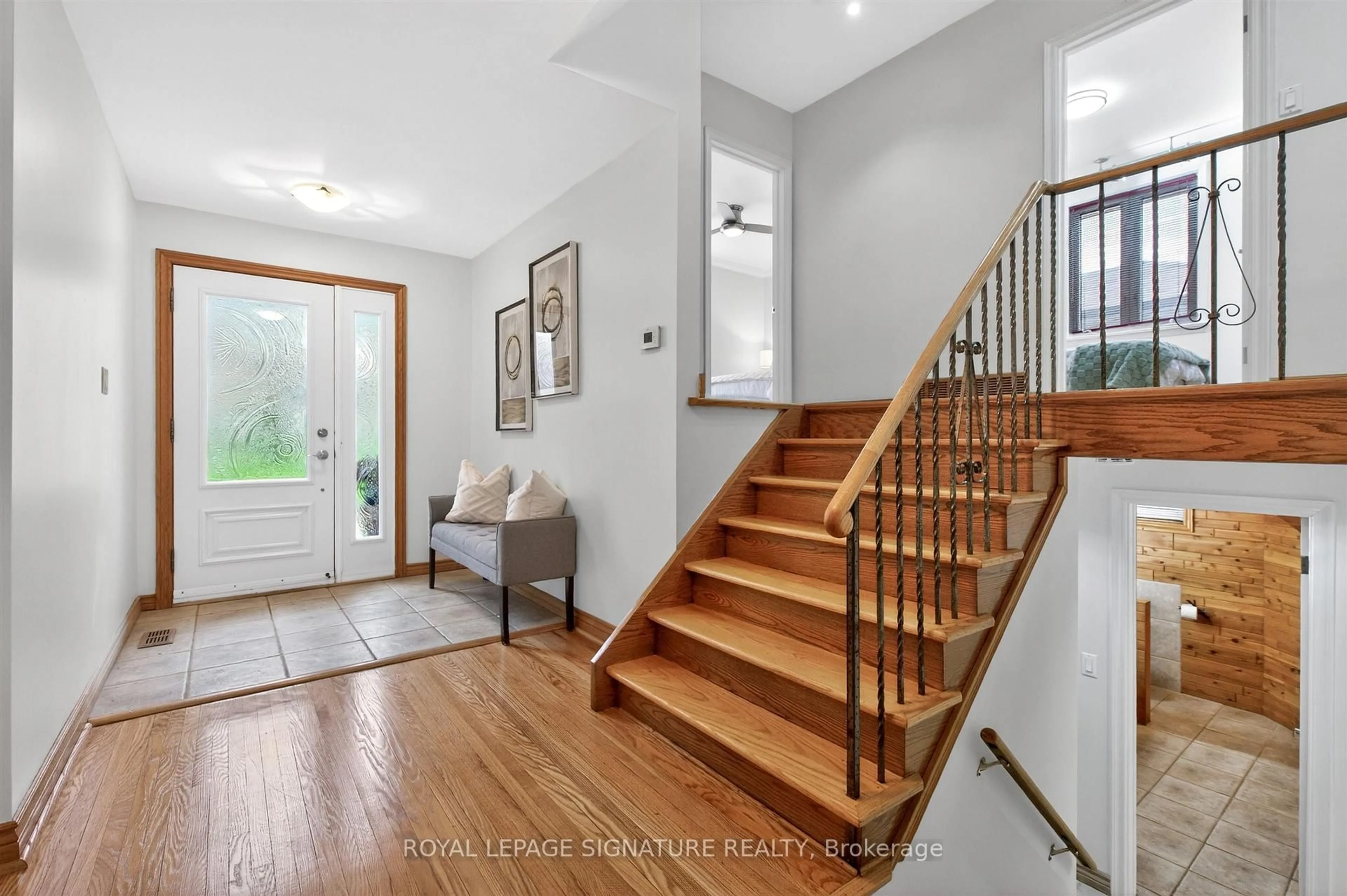 Indoor entryway for 1 Stanwell Dr, Toronto Ontario M1P 4H6