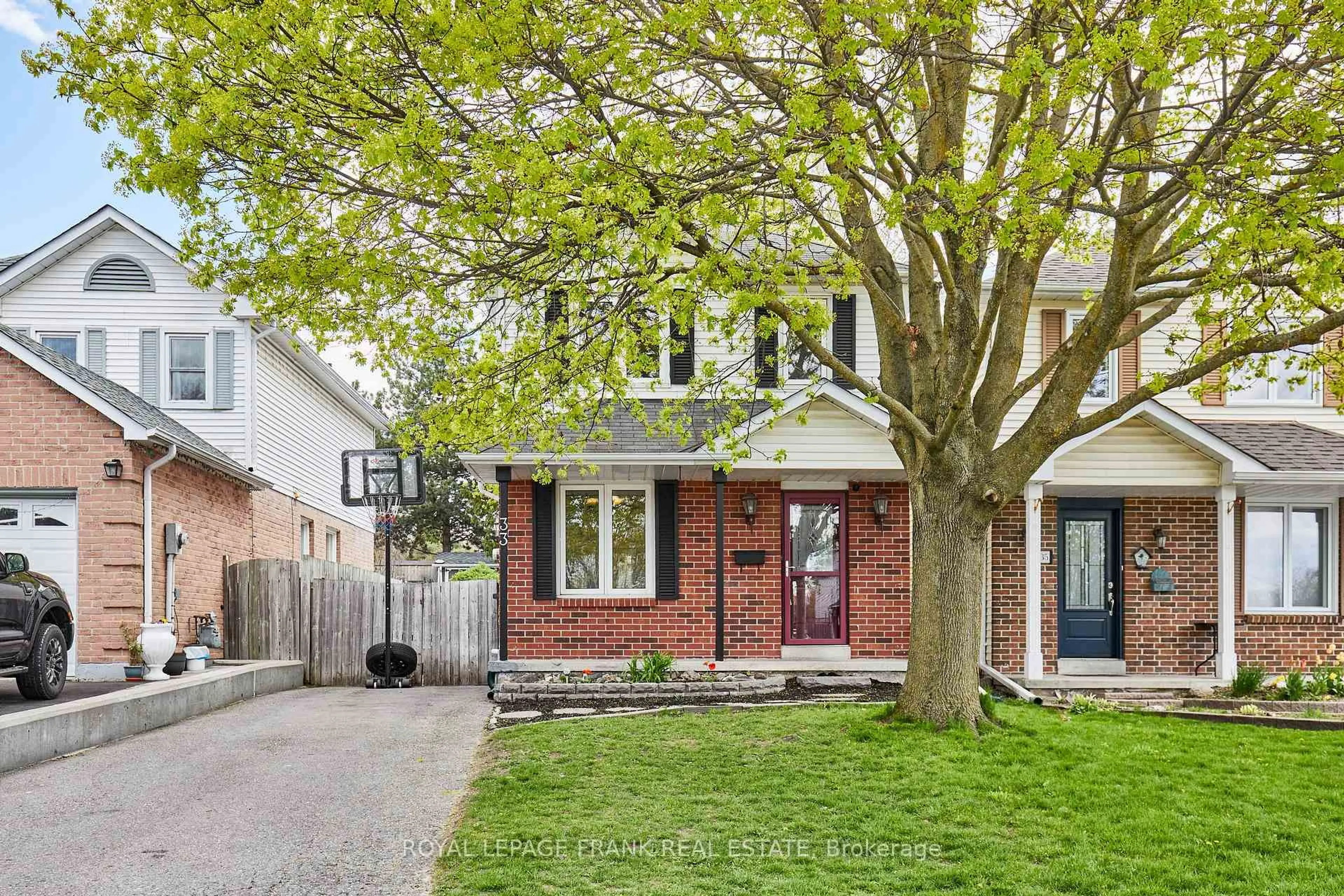 Home with brick exterior material, street for 33 Overbank Dr, Oshawa Ontario L1J 7X9