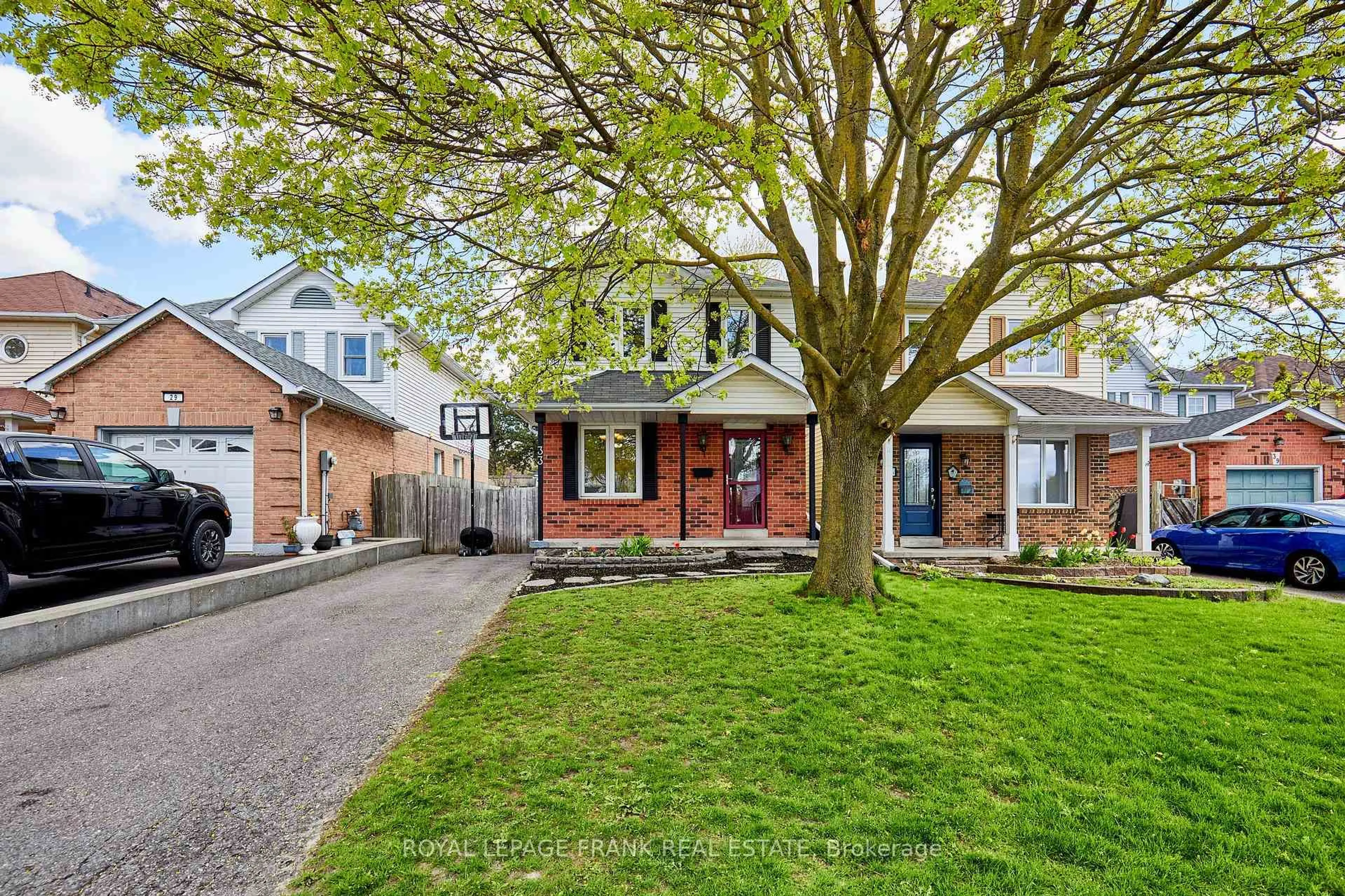 Home with brick exterior material, street for 33 Overbank Dr, Oshawa Ontario L1J 7X9