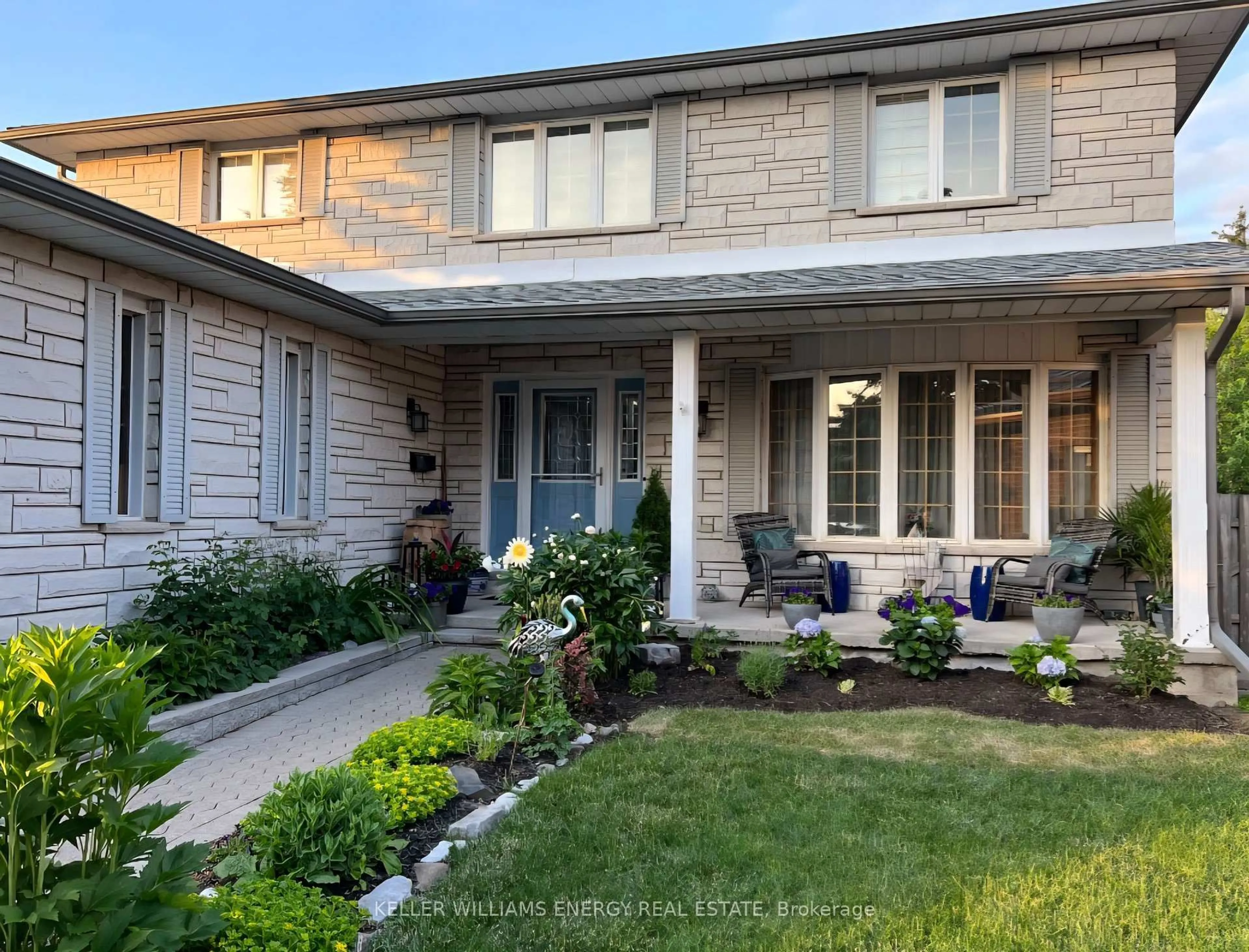 Home with brick exterior material, street for 565 Prestwick Dr, Oshawa Ontario L1J 7P4