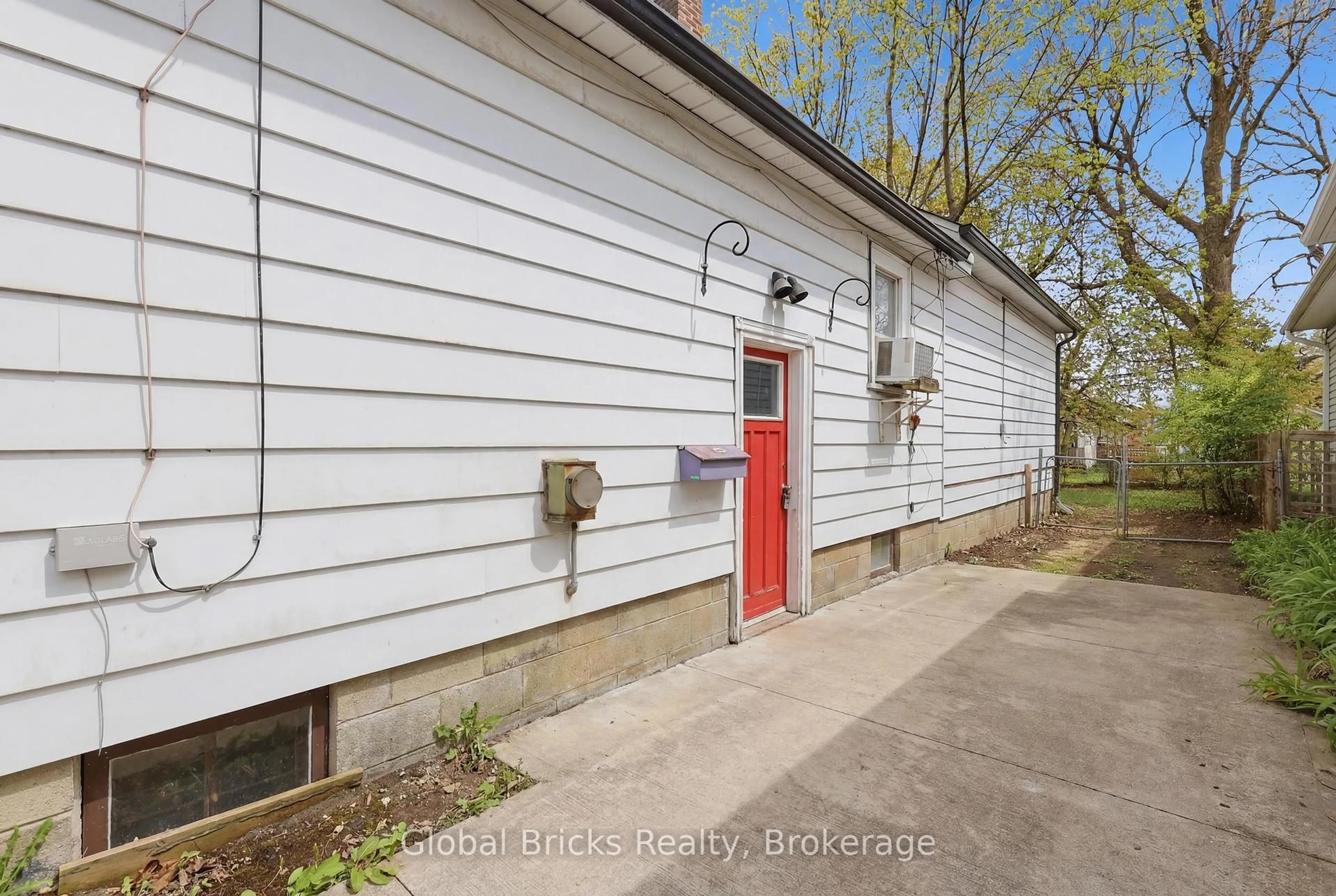 Unknown for 138 Gradwell Dr, Toronto Ontario M1M 2N2