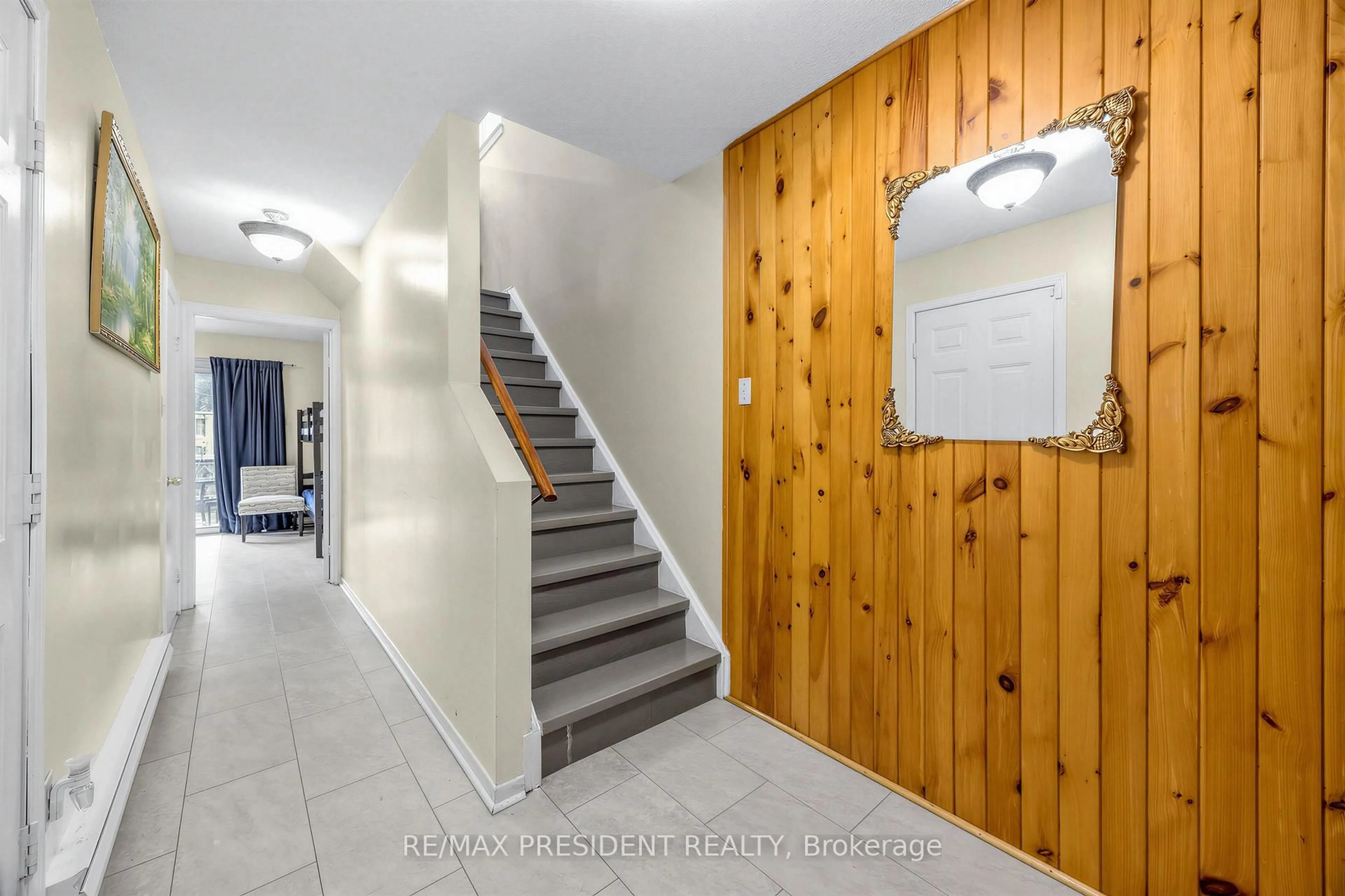 Indoor foyer for 120 Murison Blvd #20, Toronto Ontario M1B 2V6