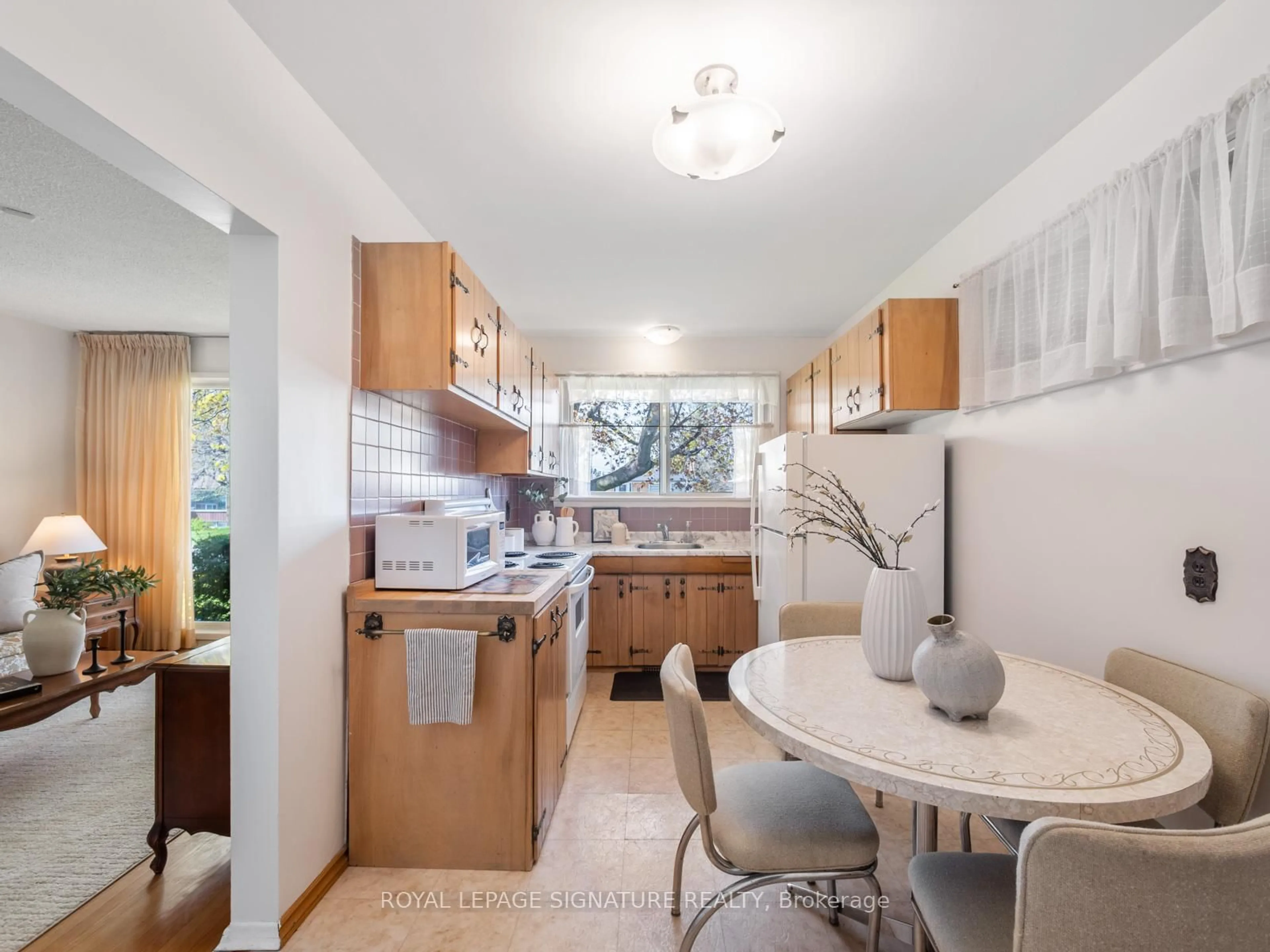 Standard kitchen, unknown for 25 Stavely Ave, Toronto Ontario M1K 4P2