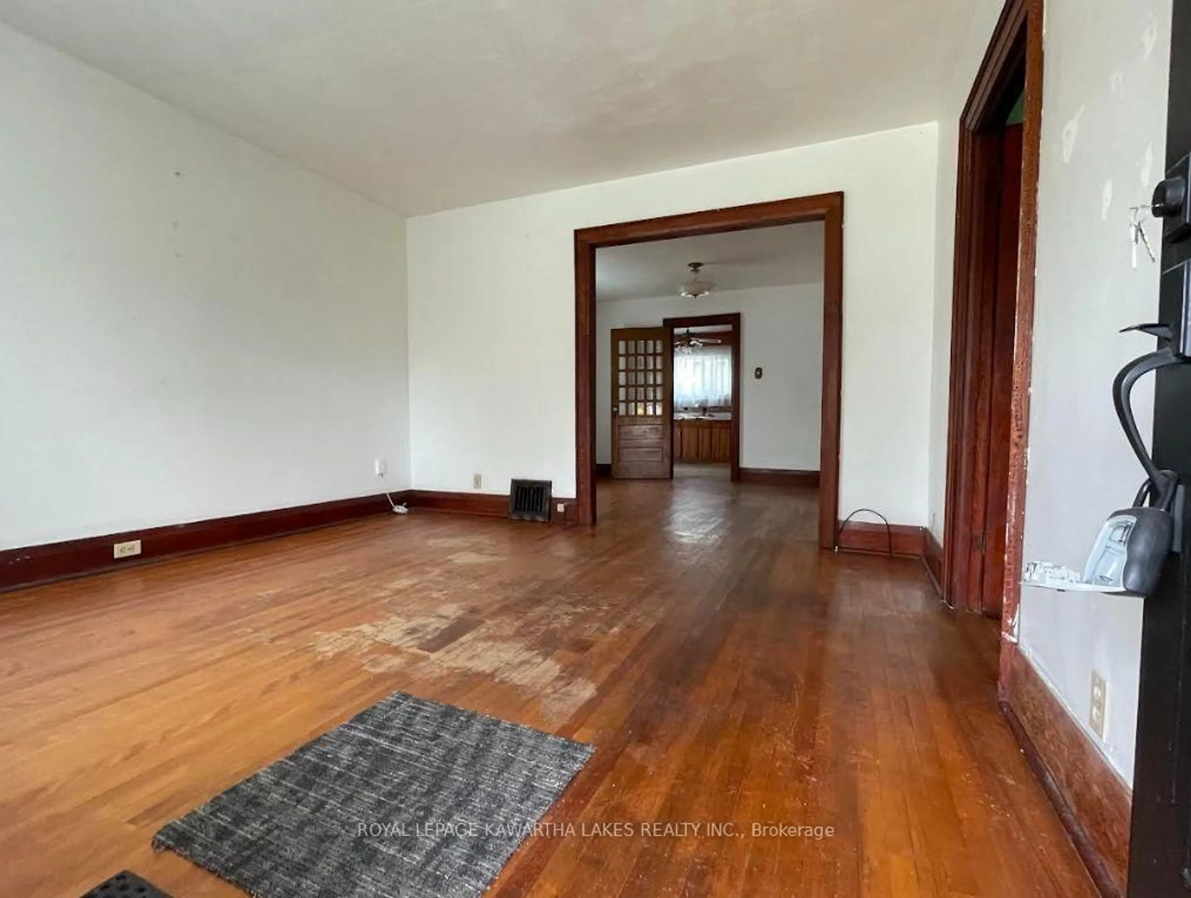 A pic of a room for 350 Oshawa Blvd, Oshawa Ontario L1H 5S4