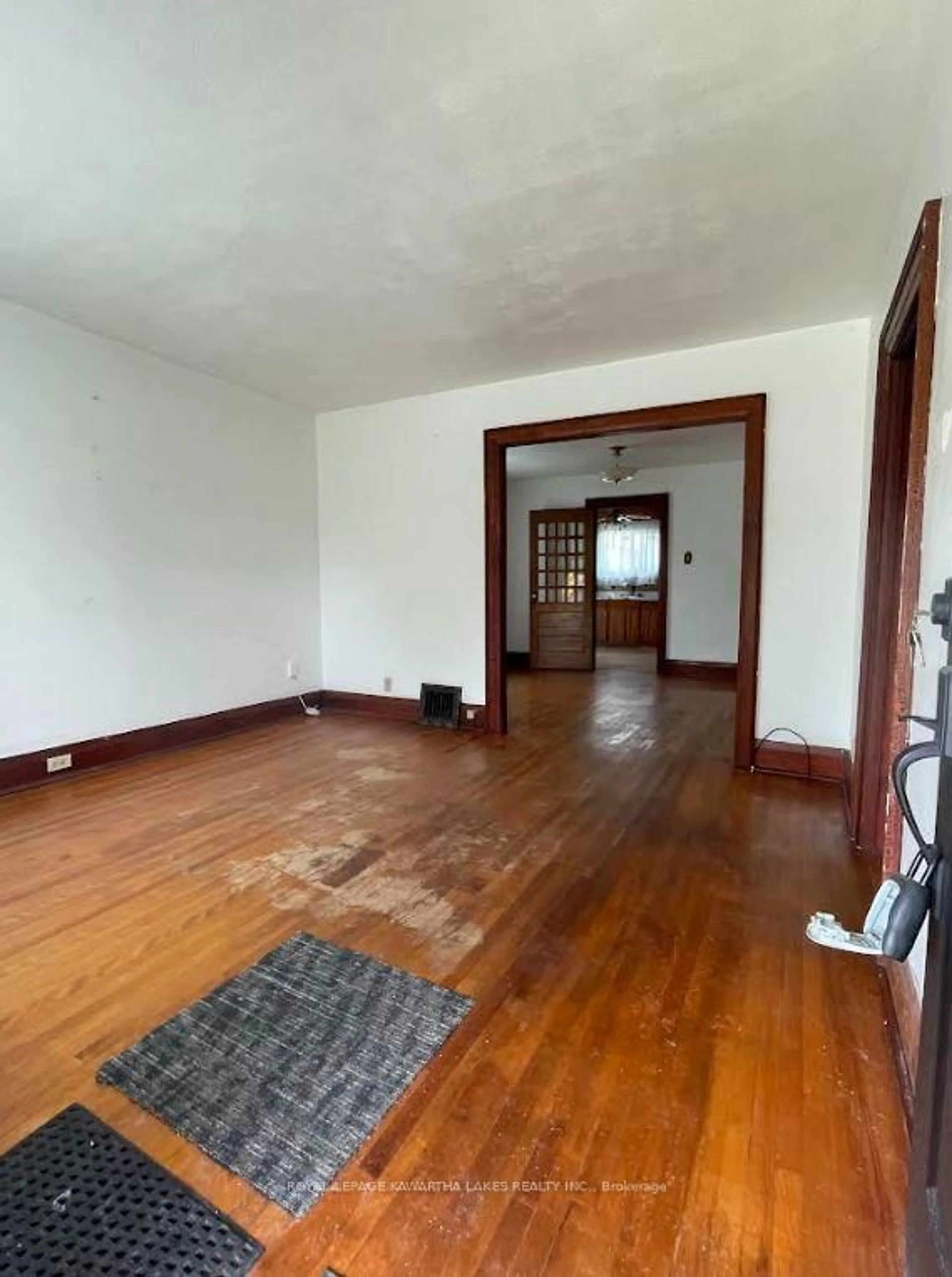 A pic of a room for 350 Oshawa Blvd, Oshawa Ontario L1H 5S4
