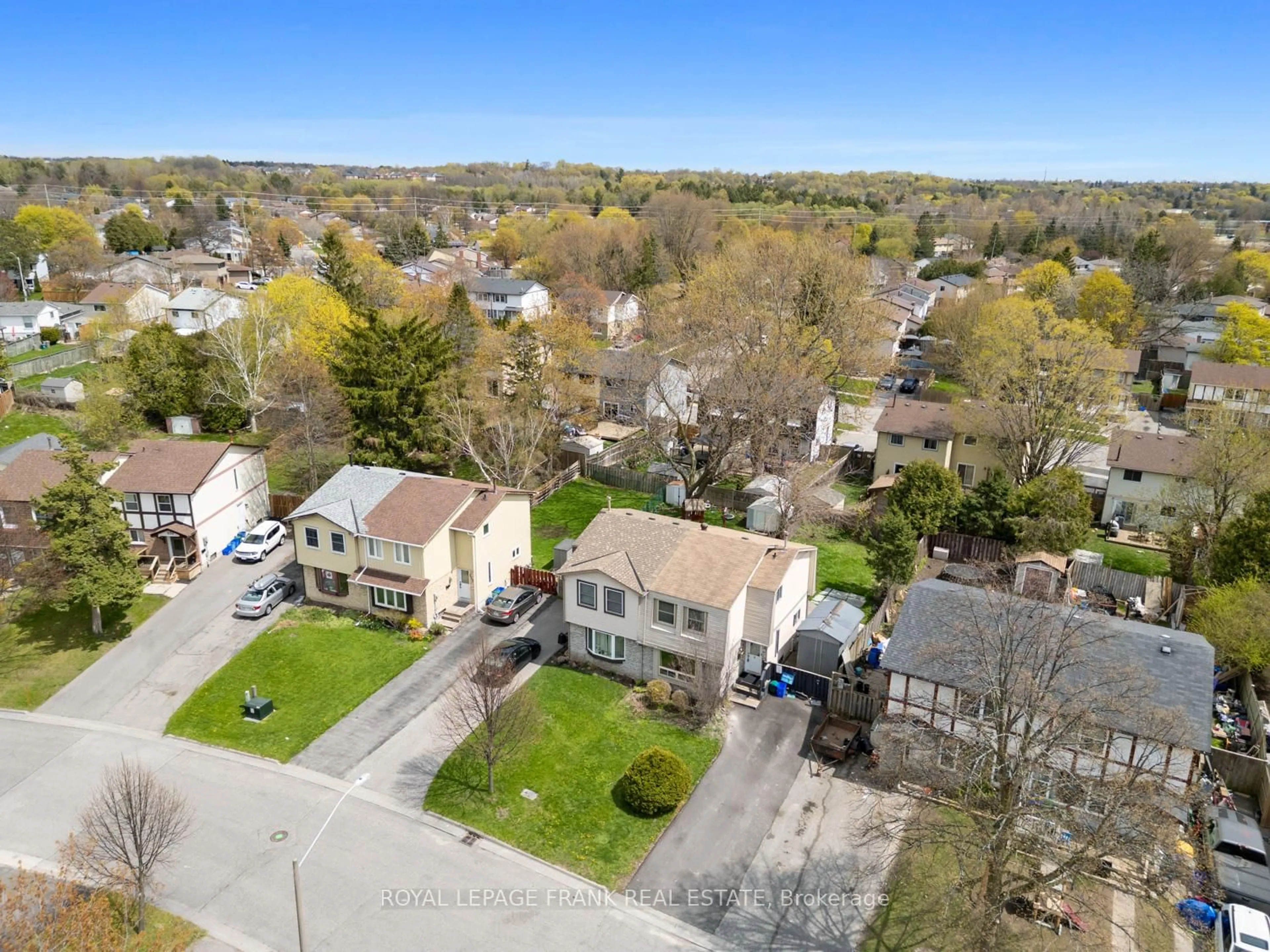A pic from outside/outdoor area/front of a property/back of a property/a pic from drone, street for 521 Gaylord Dr, Oshawa Ontario L1K 1L4