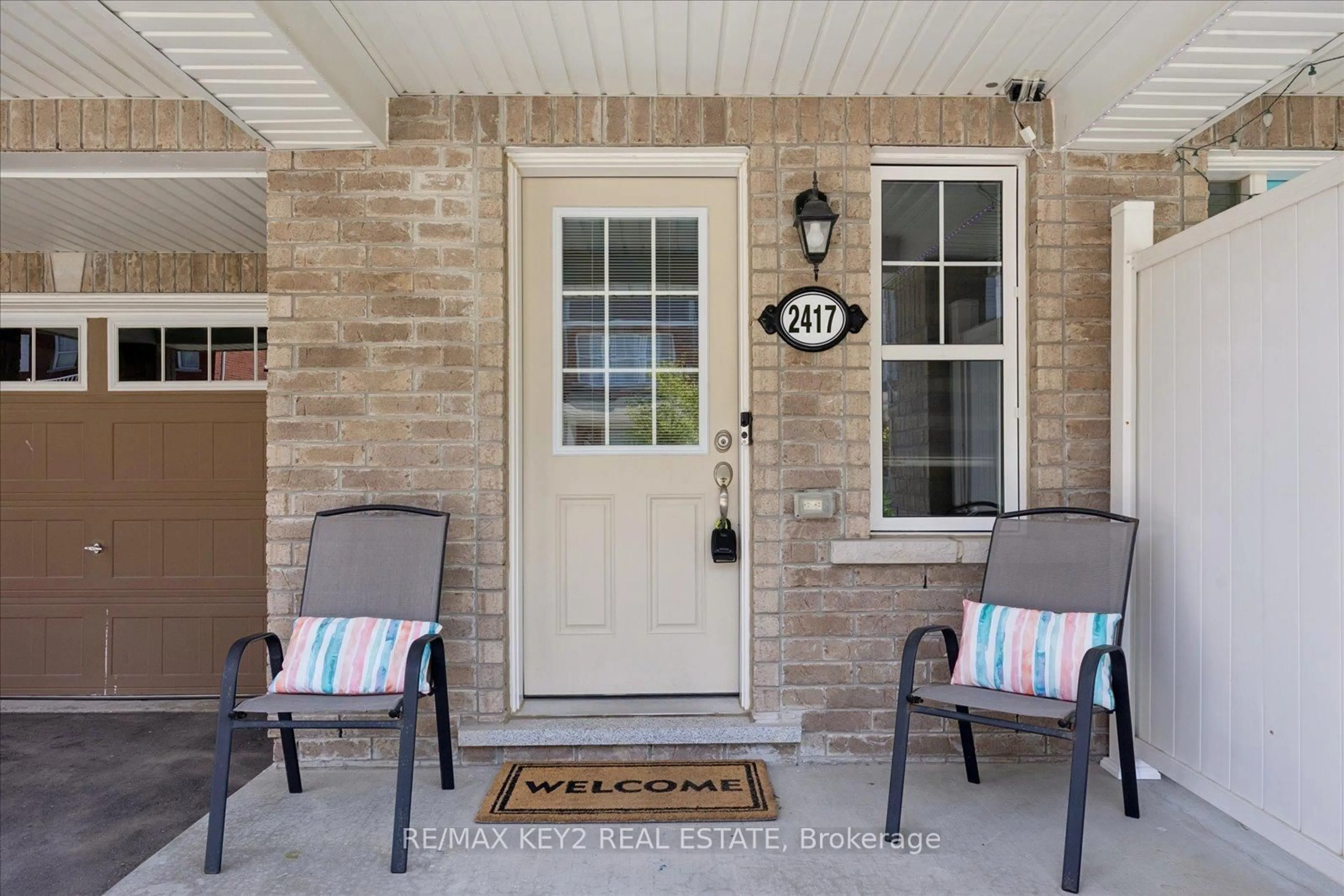 Indoor entryway for 2417 Fall Harvest Cres, Pickering Ontario L1X 0G1