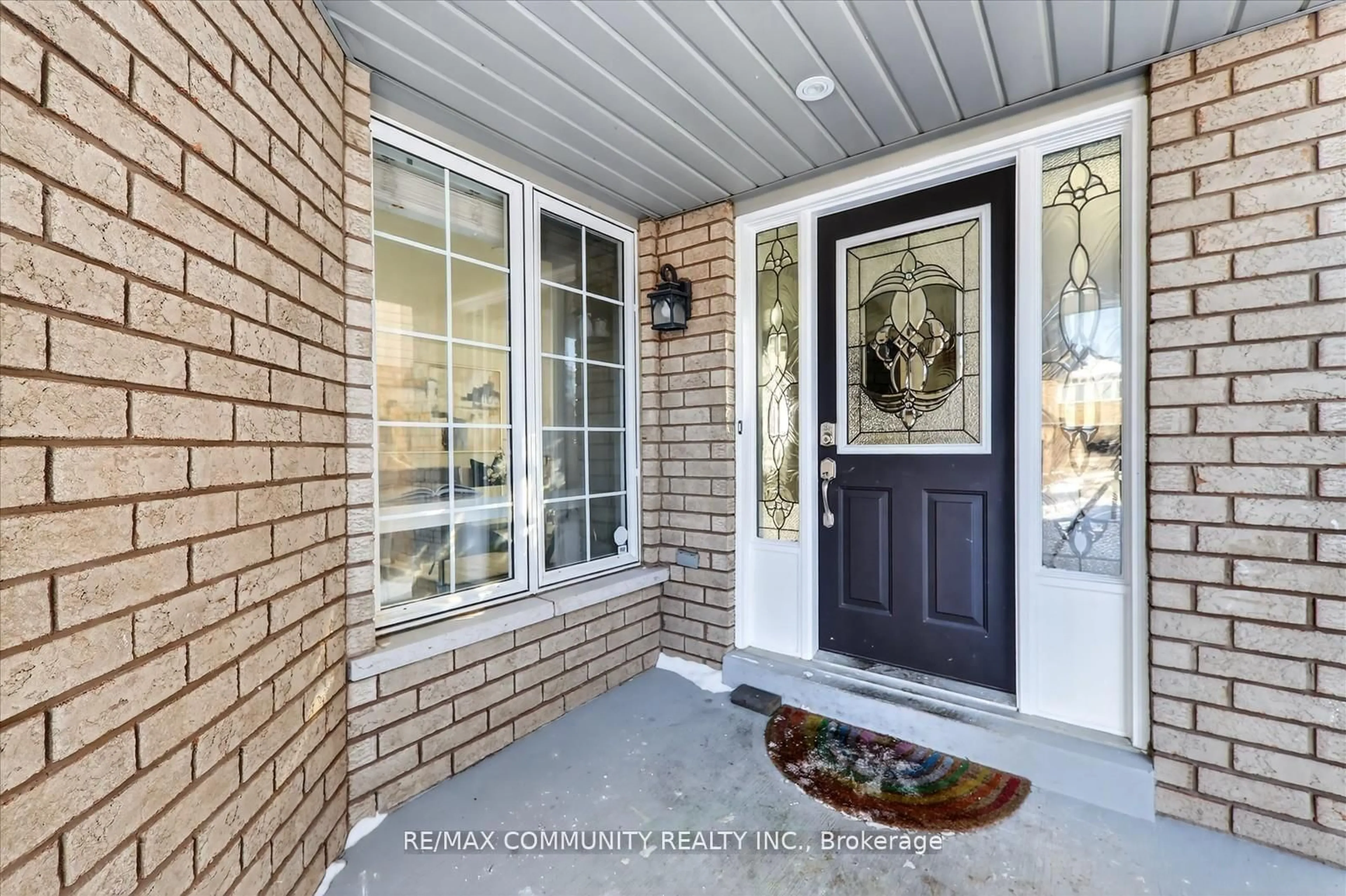 Indoor entryway for 27 Merchant Ave, Whitby Ontario L1P 1S2