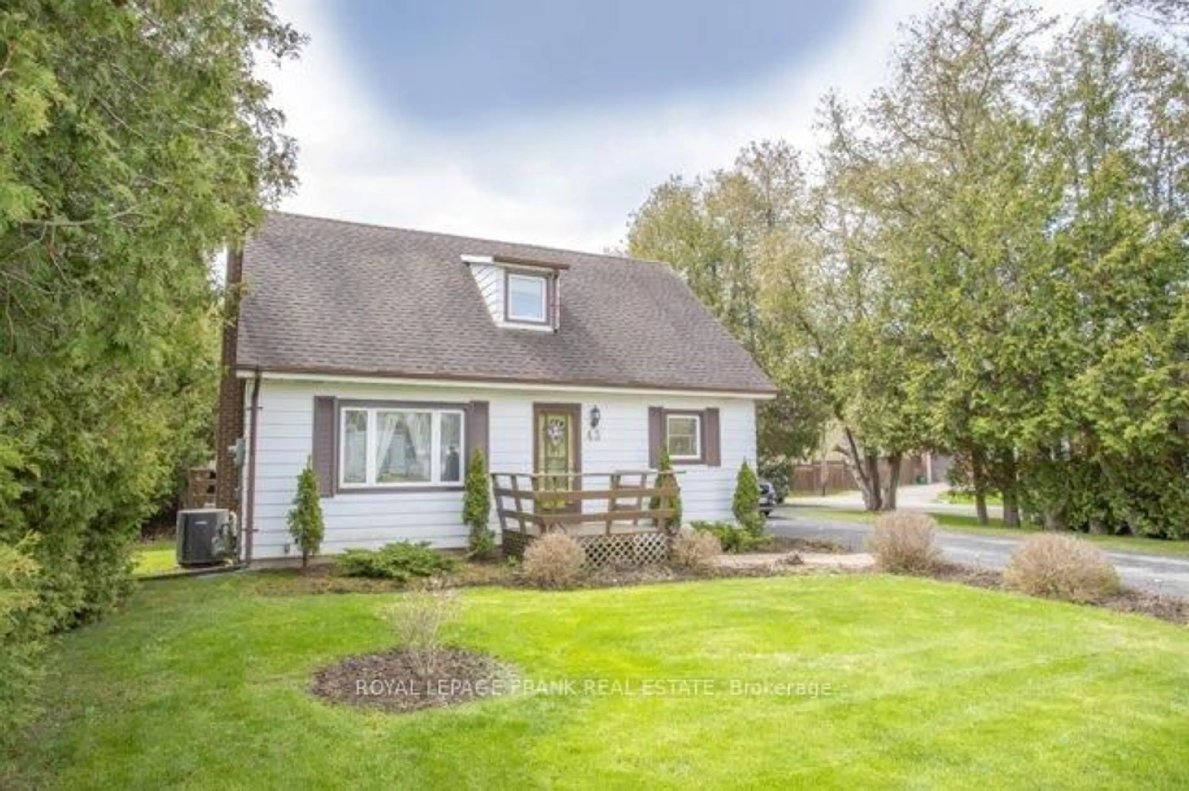 Home with vinyl exterior material, street for 43 Toronto St, Clarington Ontario L1B 1C2