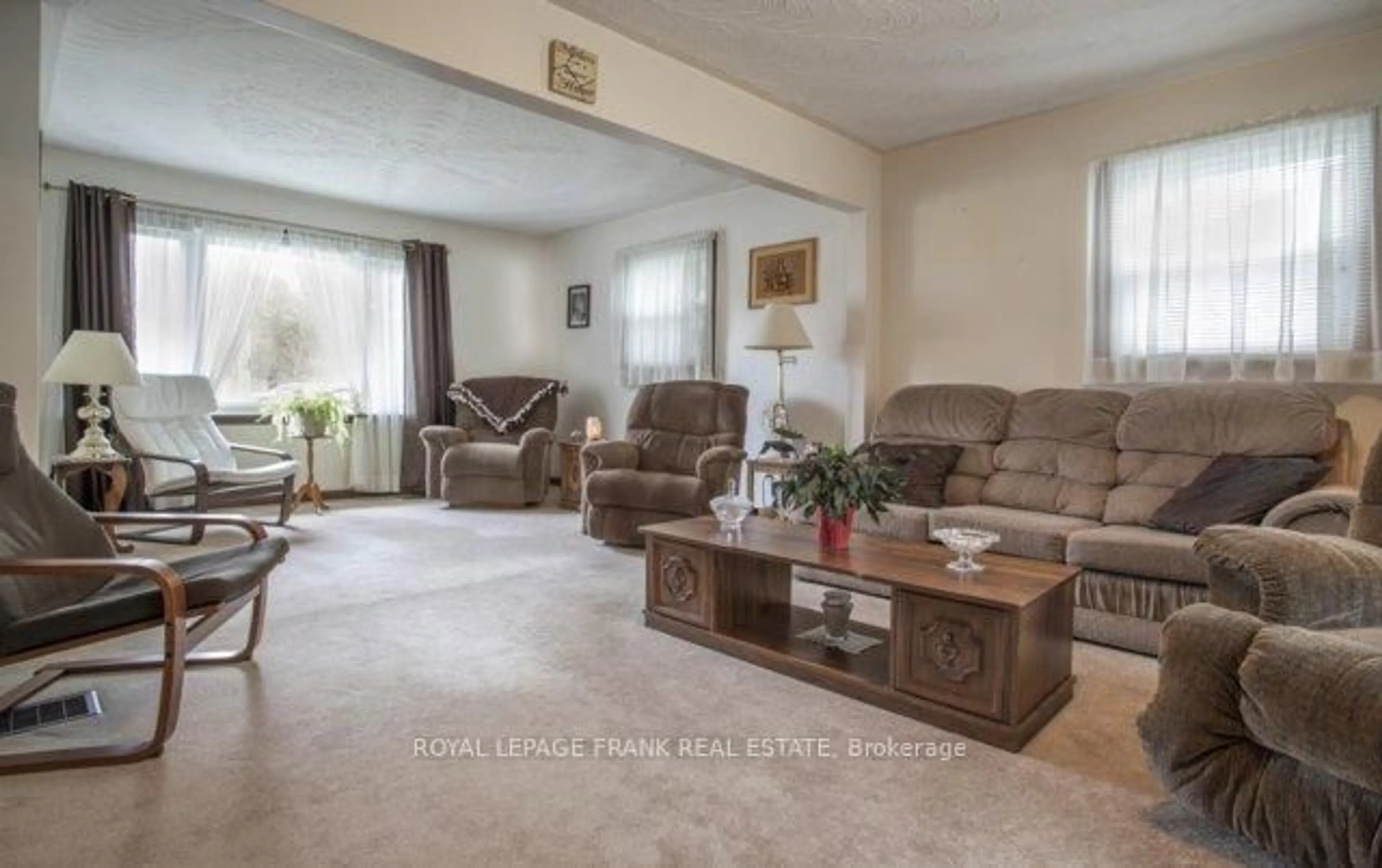 Living room with furniture, unknown for 43 Toronto St, Clarington Ontario L1B 1C2