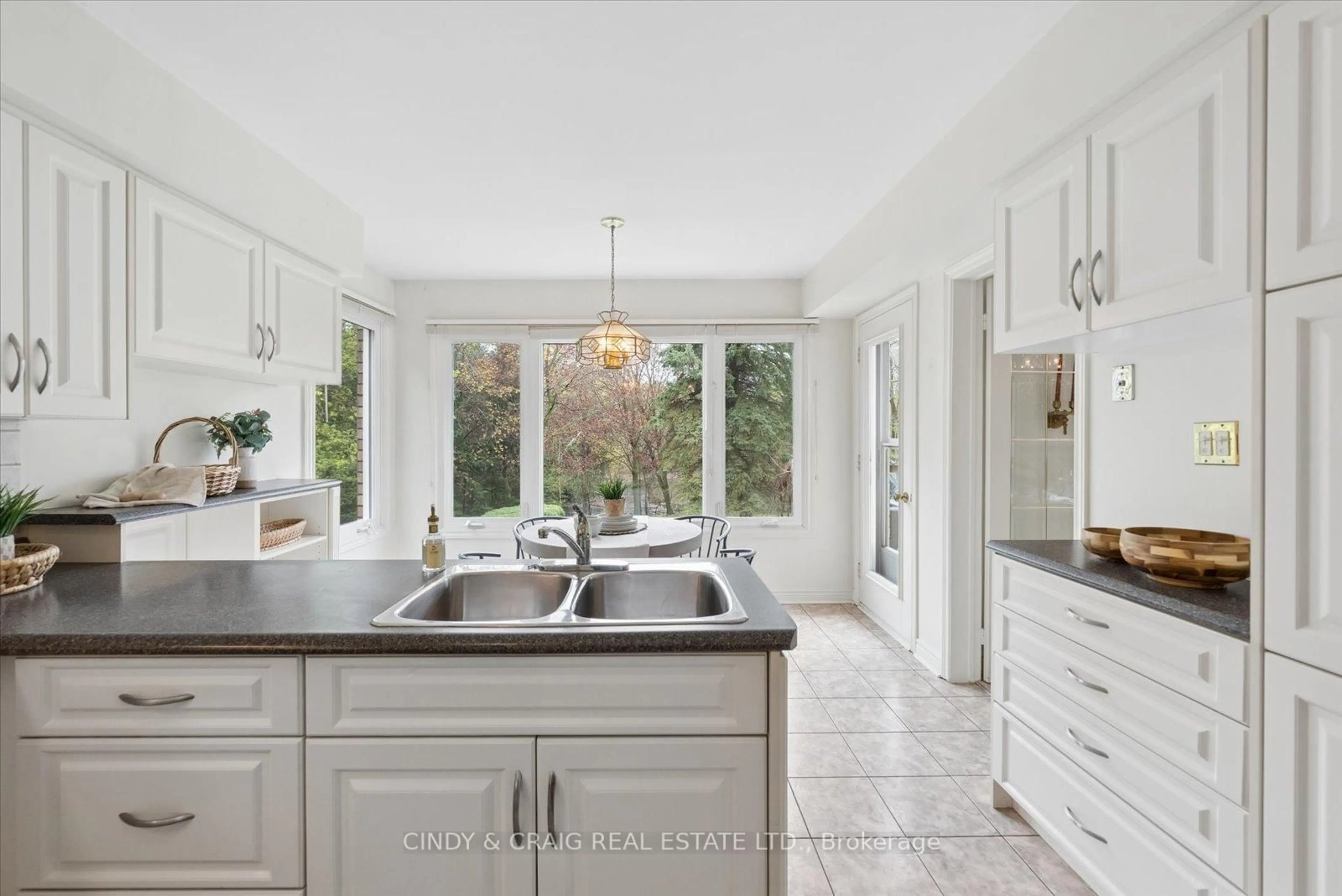 Contemporary kitchen, ceramic/tile floor for 17 Mullholland Crt, Clarington Ontario L1E 1T9