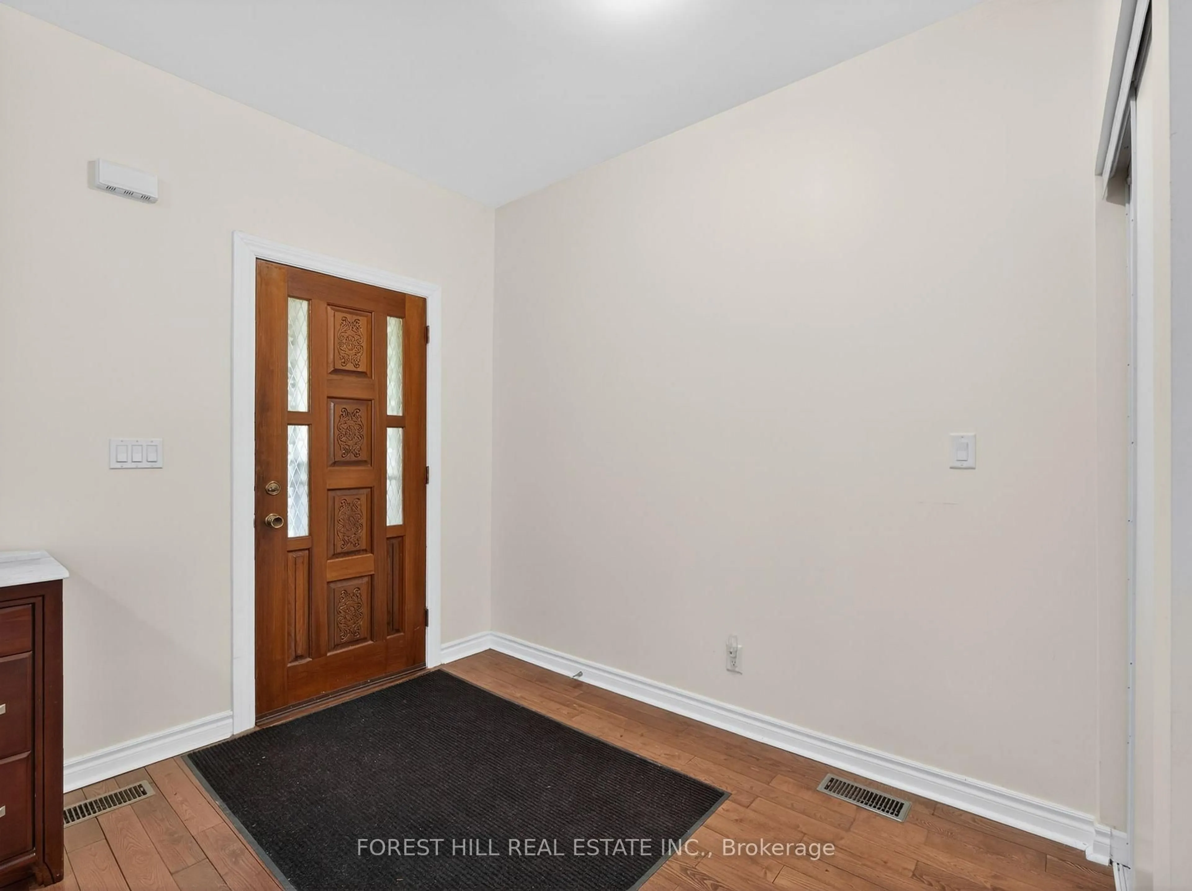 Indoor entryway for 351 Woodfield Rd, Toronto Ontario M4L 2W9