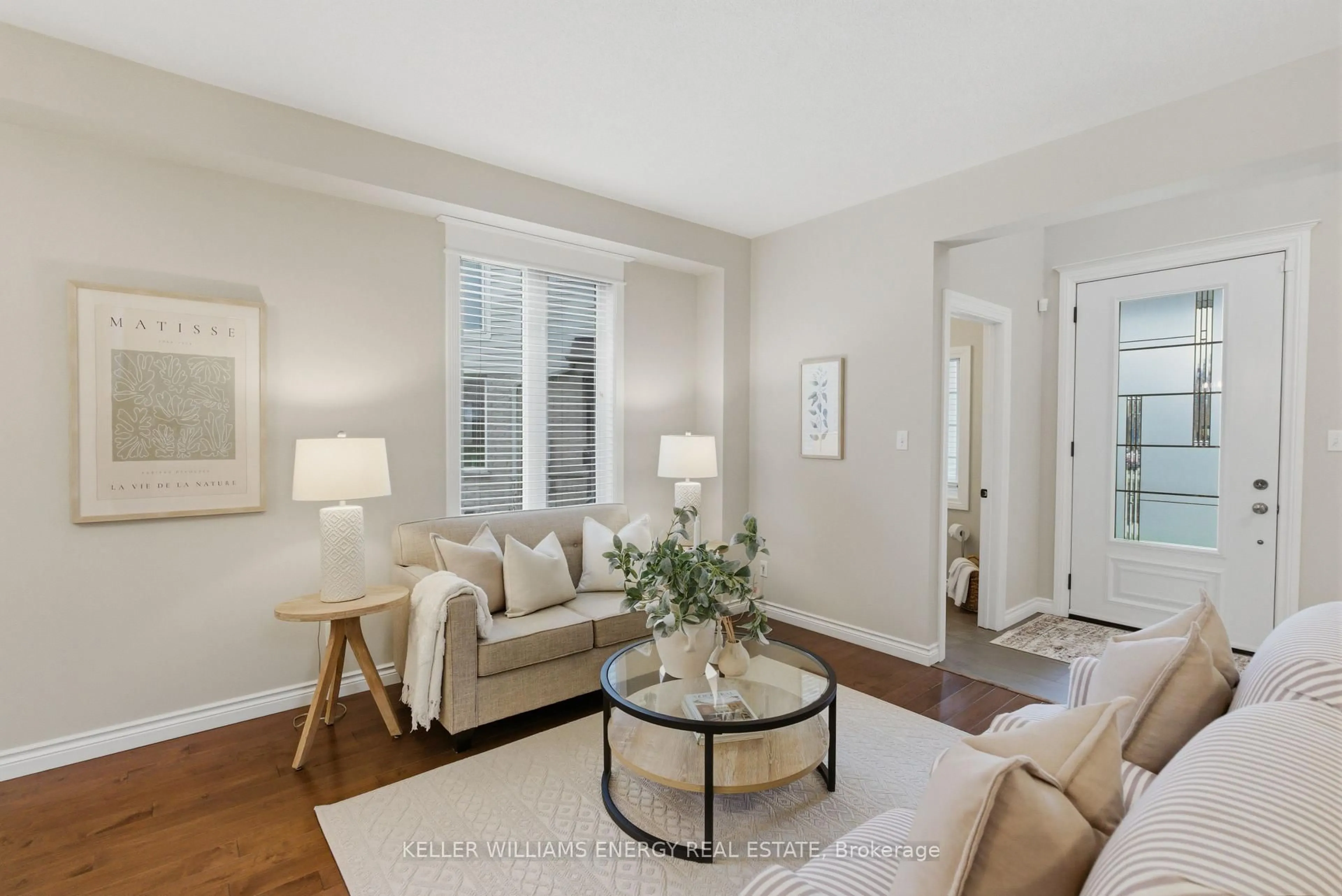 Living room with furniture, unknown for 19 Shelter Bay Crt, Whitby Ontario L1N 9P5