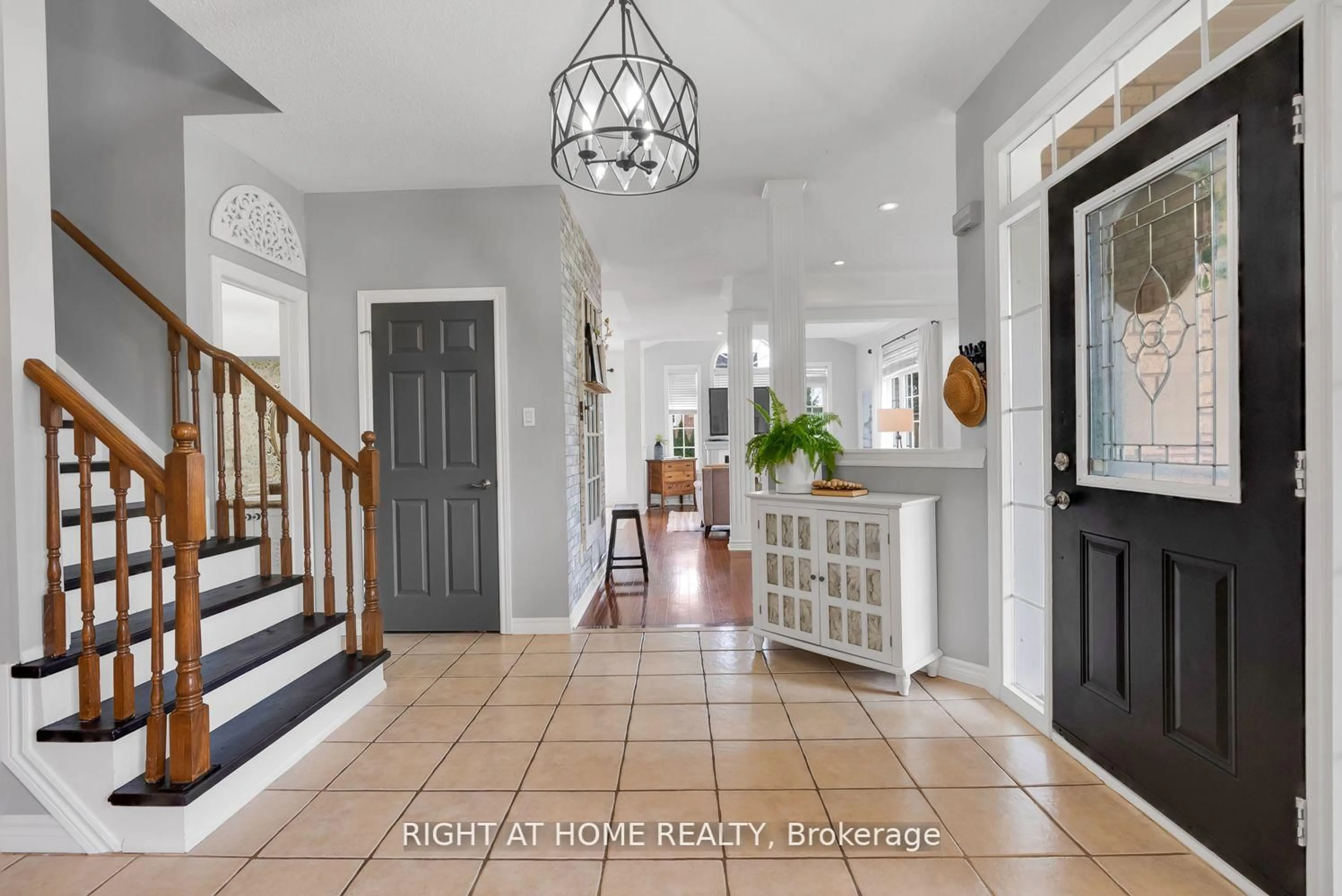 Indoor entryway for 23 Don Morris Crt, Clarington Ontario L1C 5P7