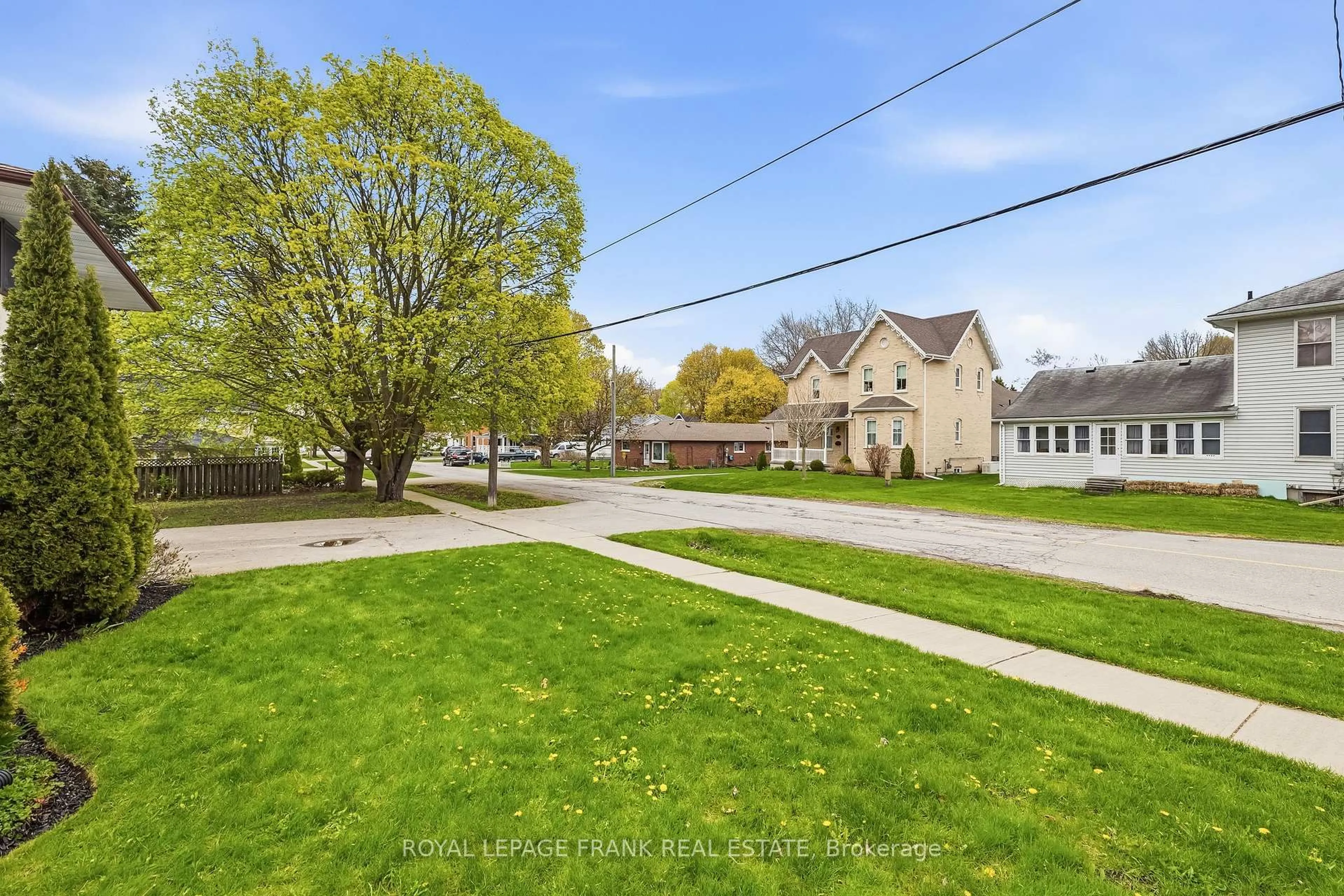 A pic from outside/outdoor area/front of a property/back of a property/a pic from drone, street for 69 Casimir St, Scugog Ontario L9L 1B7