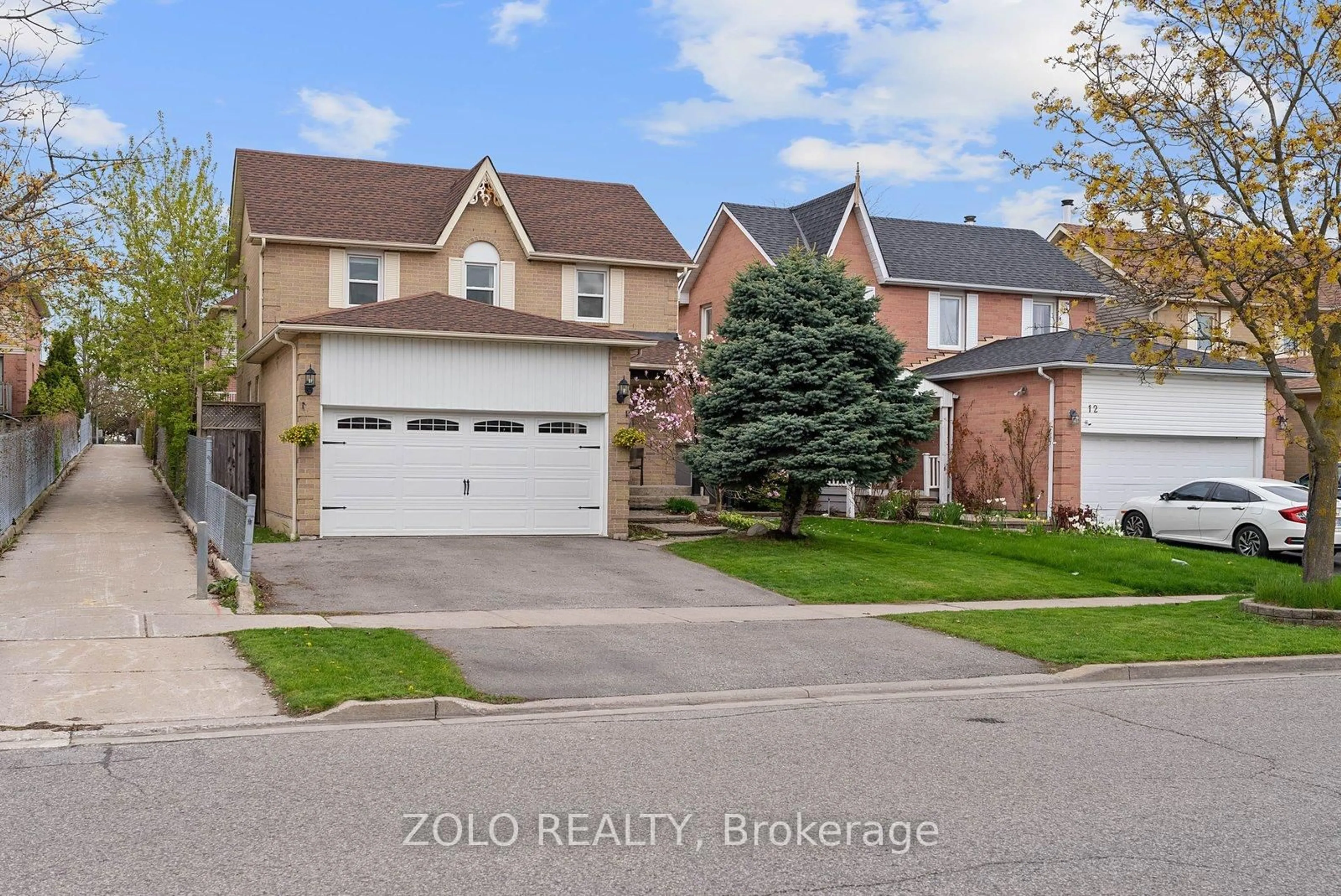 A pic from outside/outdoor area/front of a property/back of a property/a pic from drone, street for 10 Coles Ave, Ajax Ontario L1T 3G7