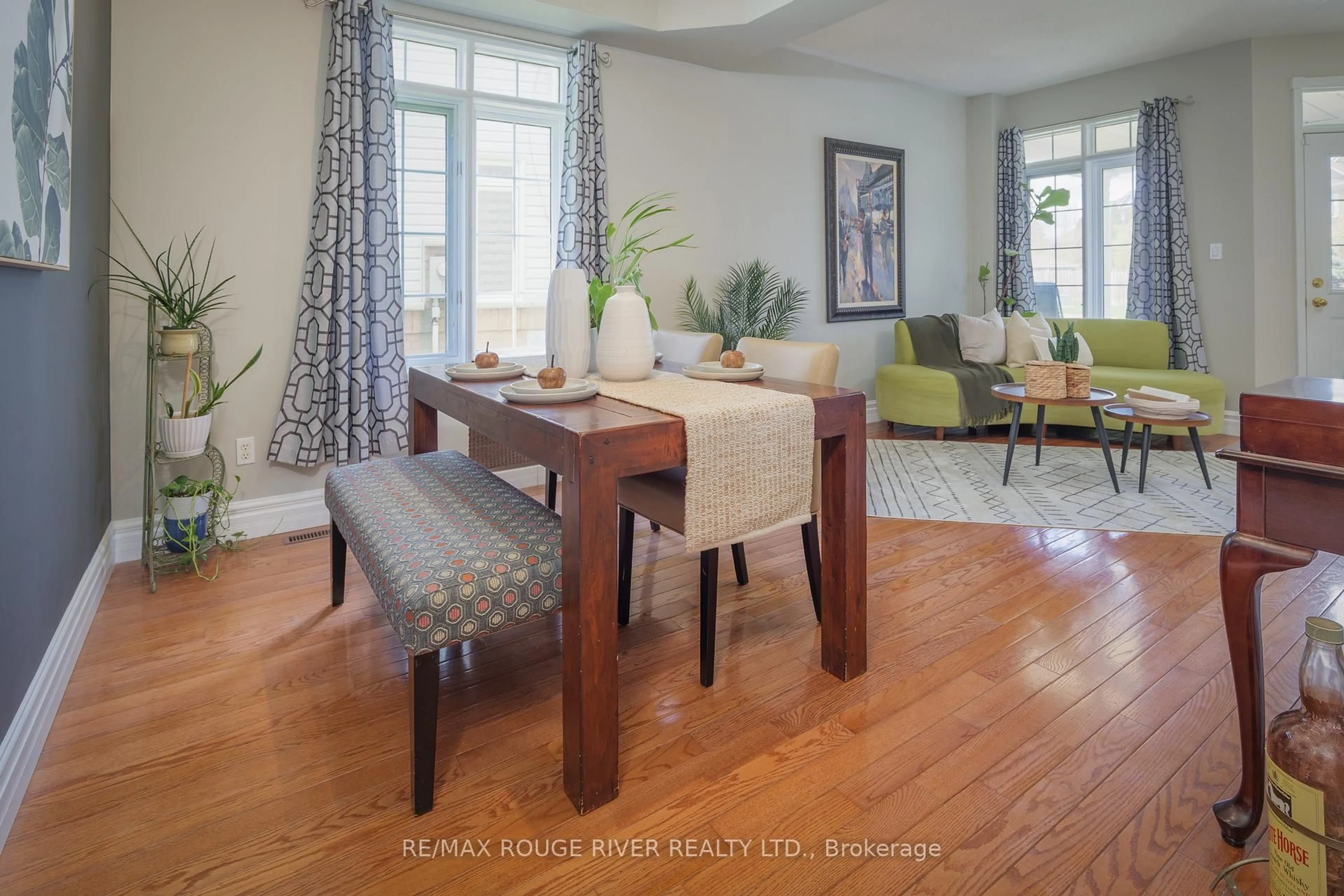 Dining room, wood/laminate floor for 433 Woodsmere Cres, Pickering Ontario L1V 7A4