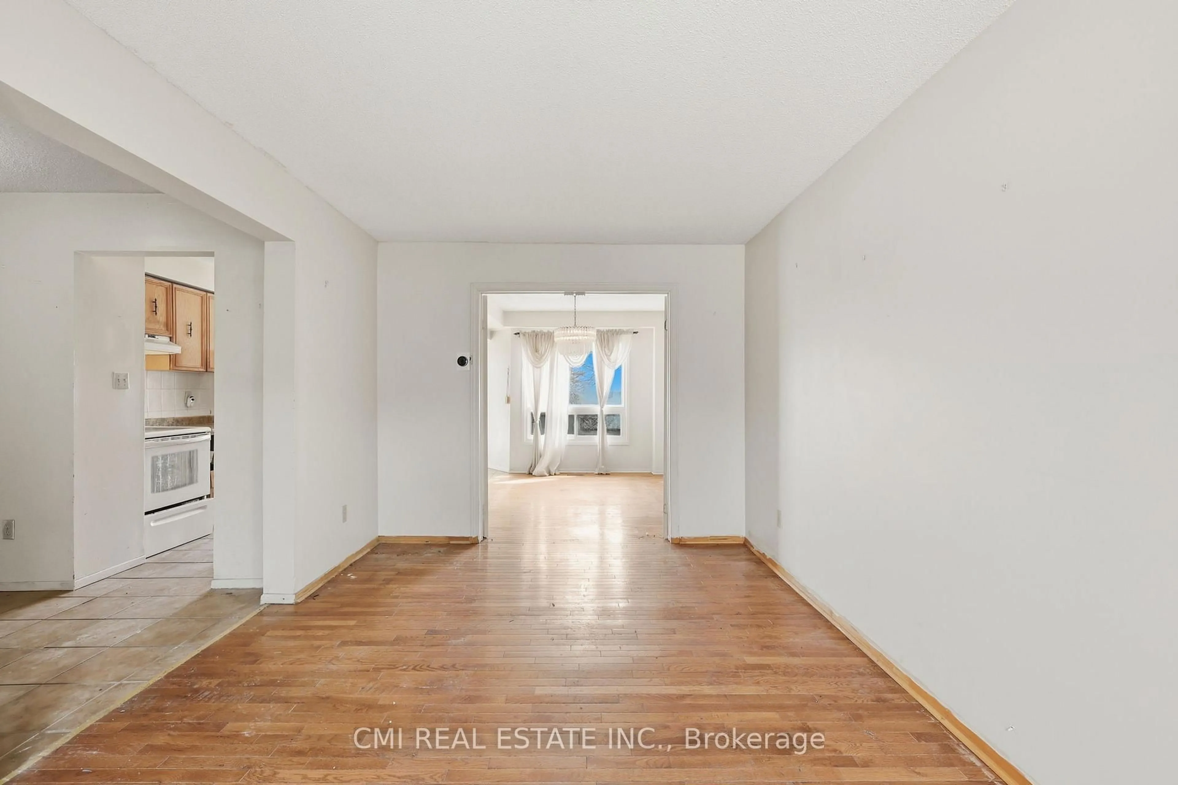A pic of a room for 2275 Chapman Crt, Pickering Ontario L1X 2G1