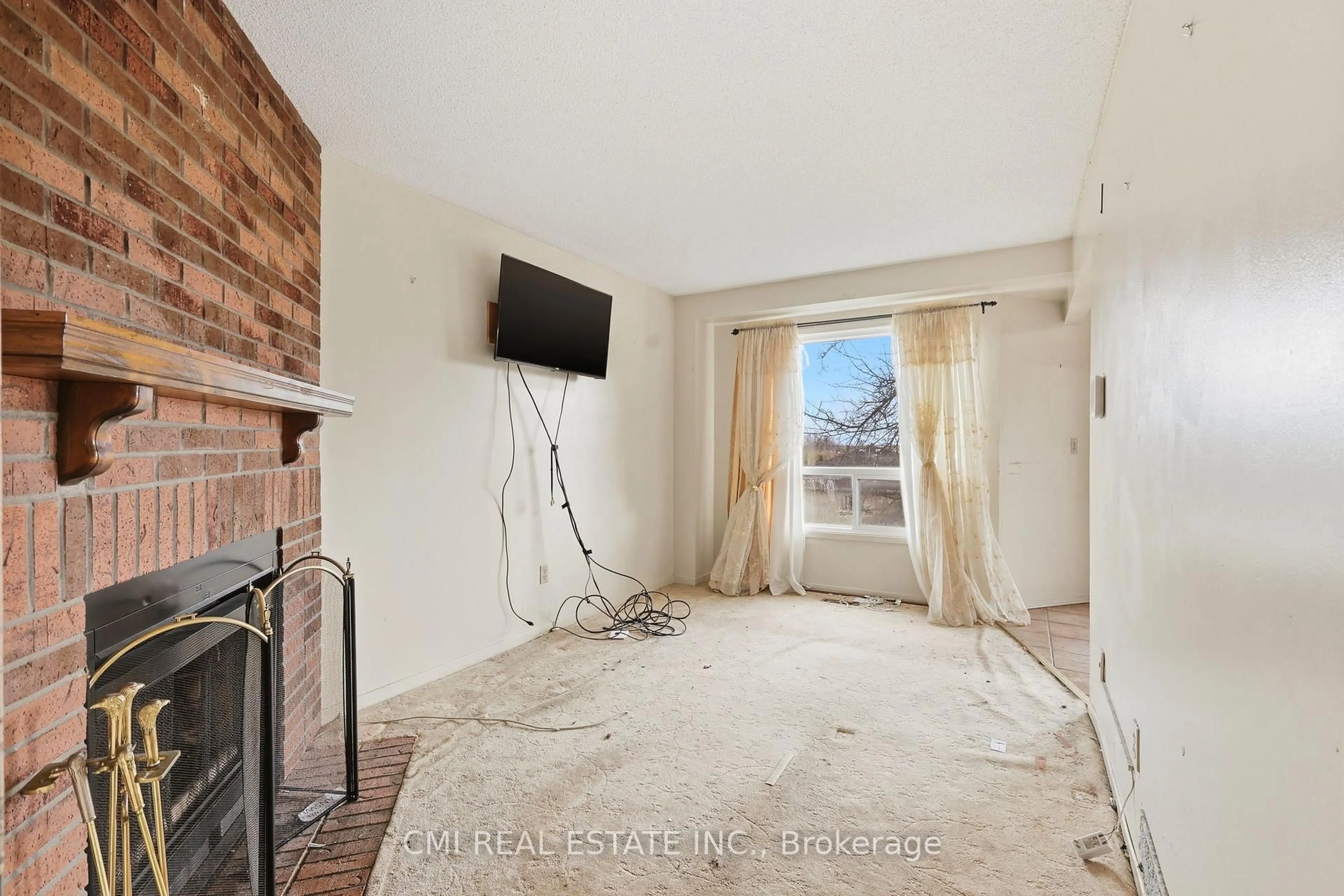 A pic of a room for 2275 Chapman Crt, Pickering Ontario L1X 2G1