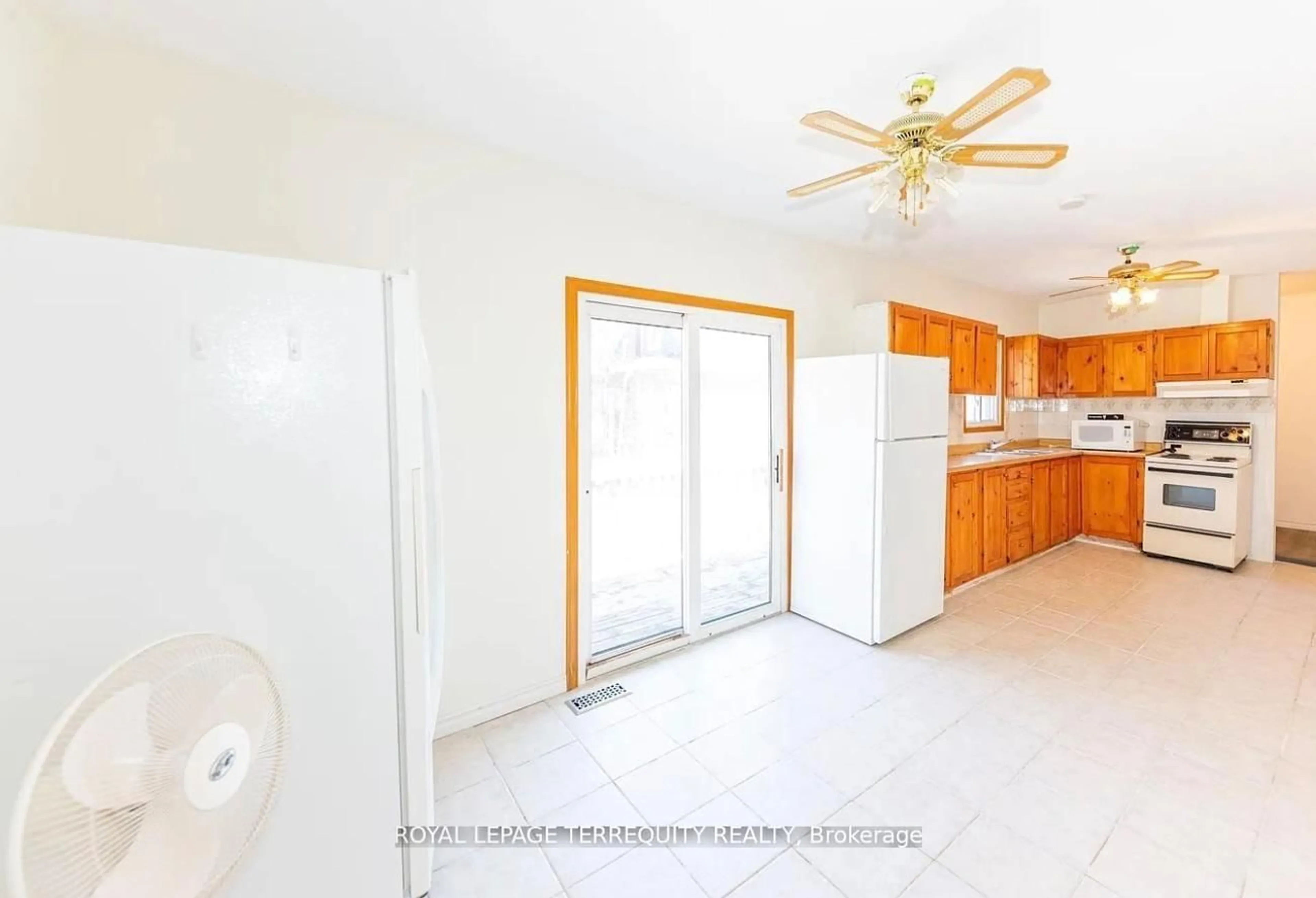 A pic of a room for 252 Bloor St, Oshawa Ontario L1H 3M6