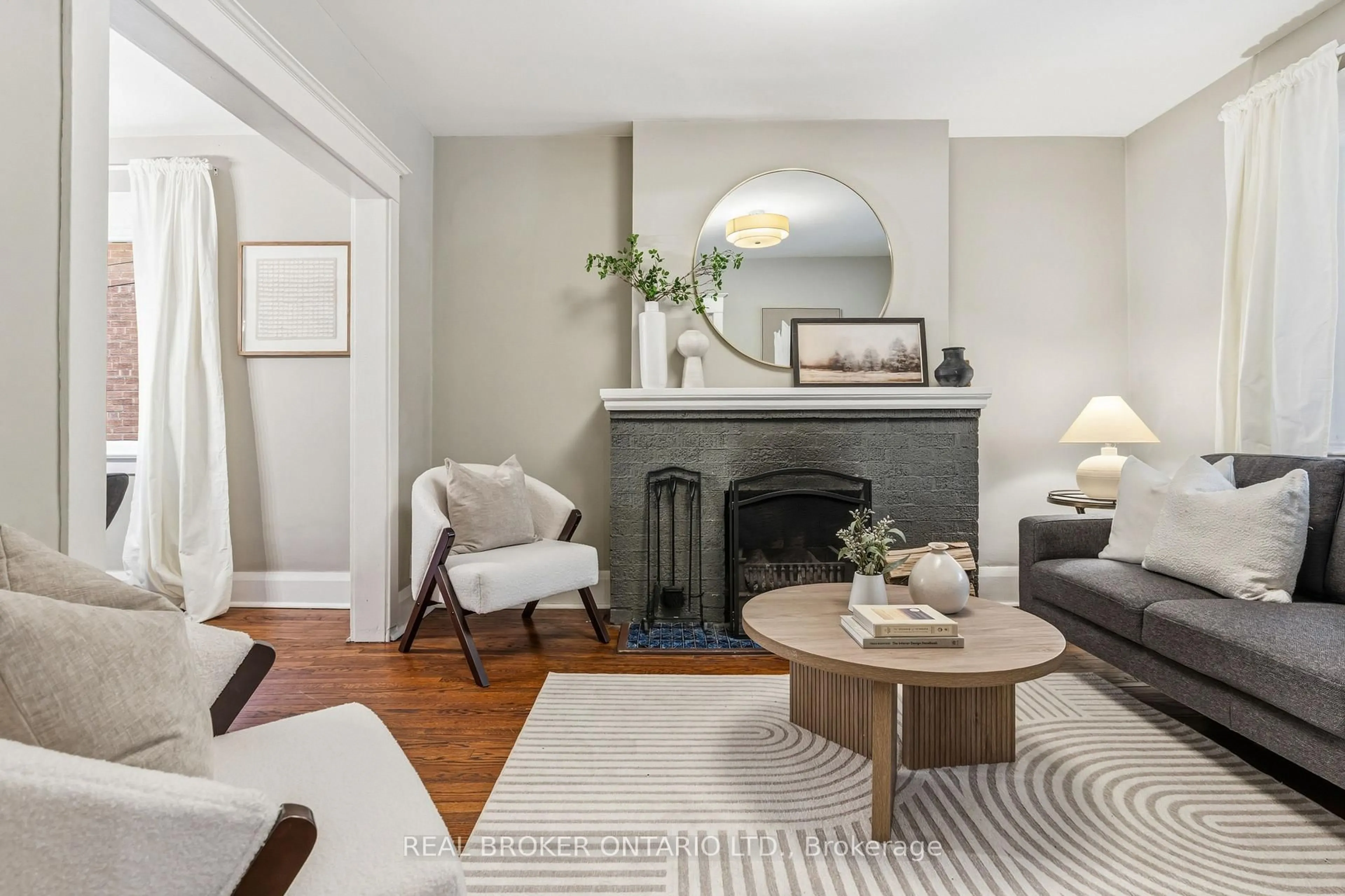 Living room with furniture, unknown for 136 Blantyre Ave, Toronto Ontario M1N 2R5