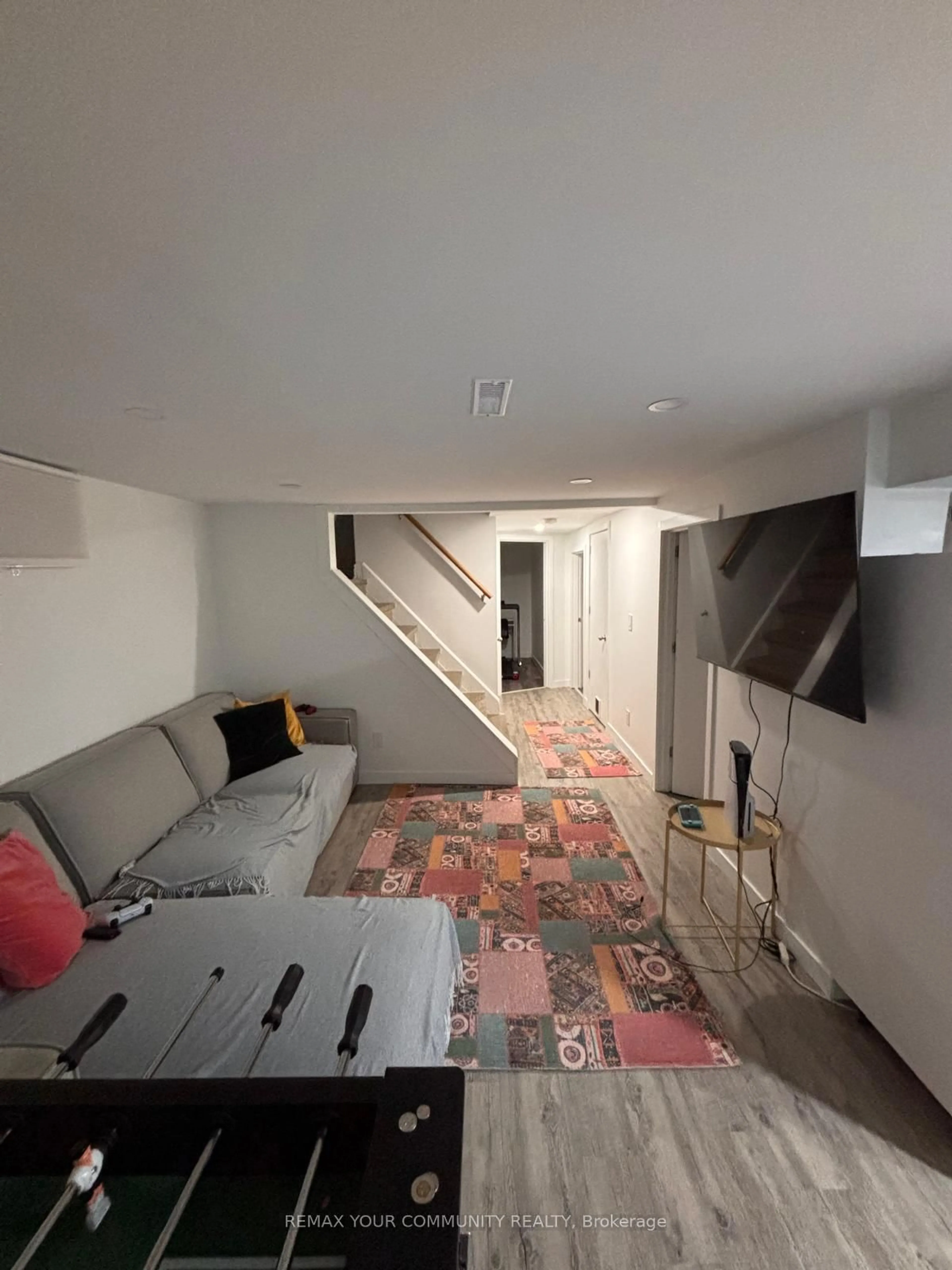 A pic of a room for 43 SOUTHMEAD Rd, Toronto Ontario M1L 2H9