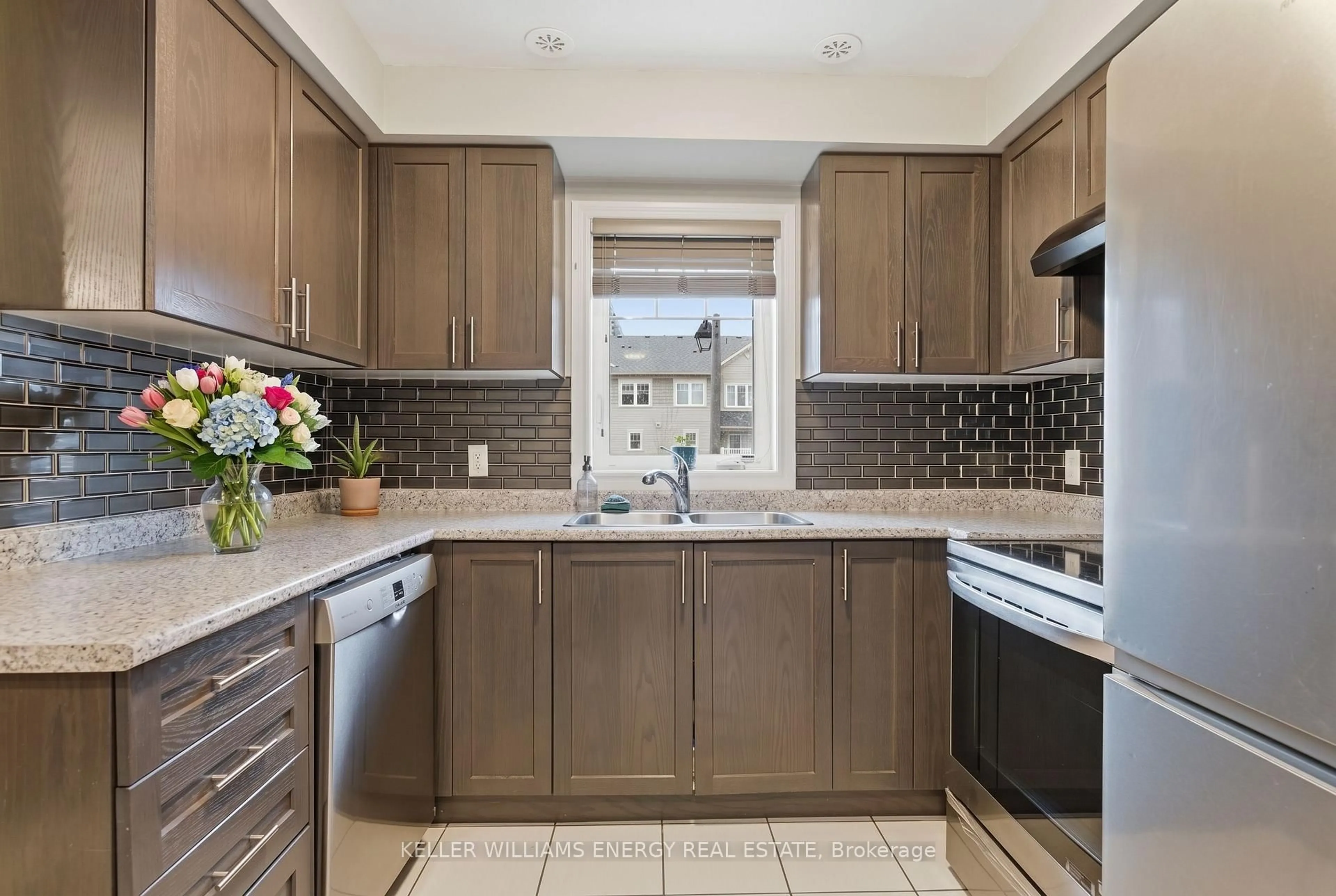 Standard kitchen, ceramic/tile floor for 67 Tabaret Cres, Oshawa Ontario L1L 0G5