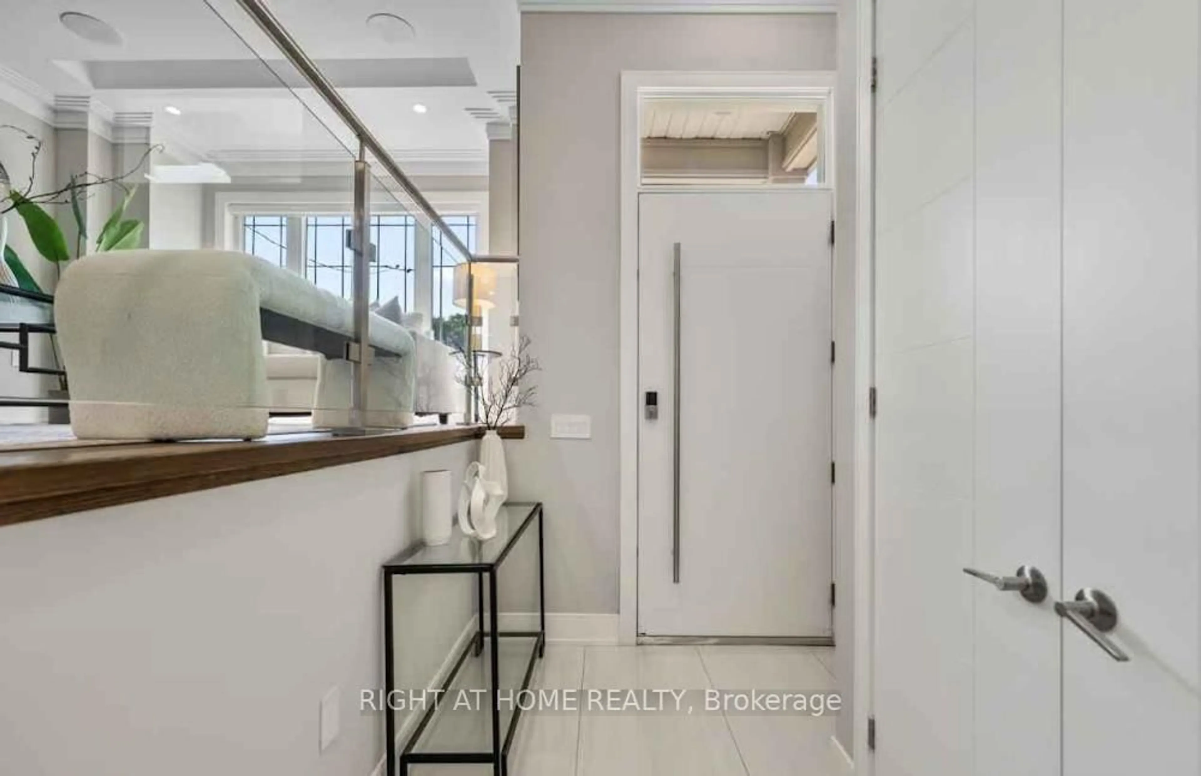 Indoor entryway for 59A Bexhill Ave, Toronto Ontario M1L 3B7