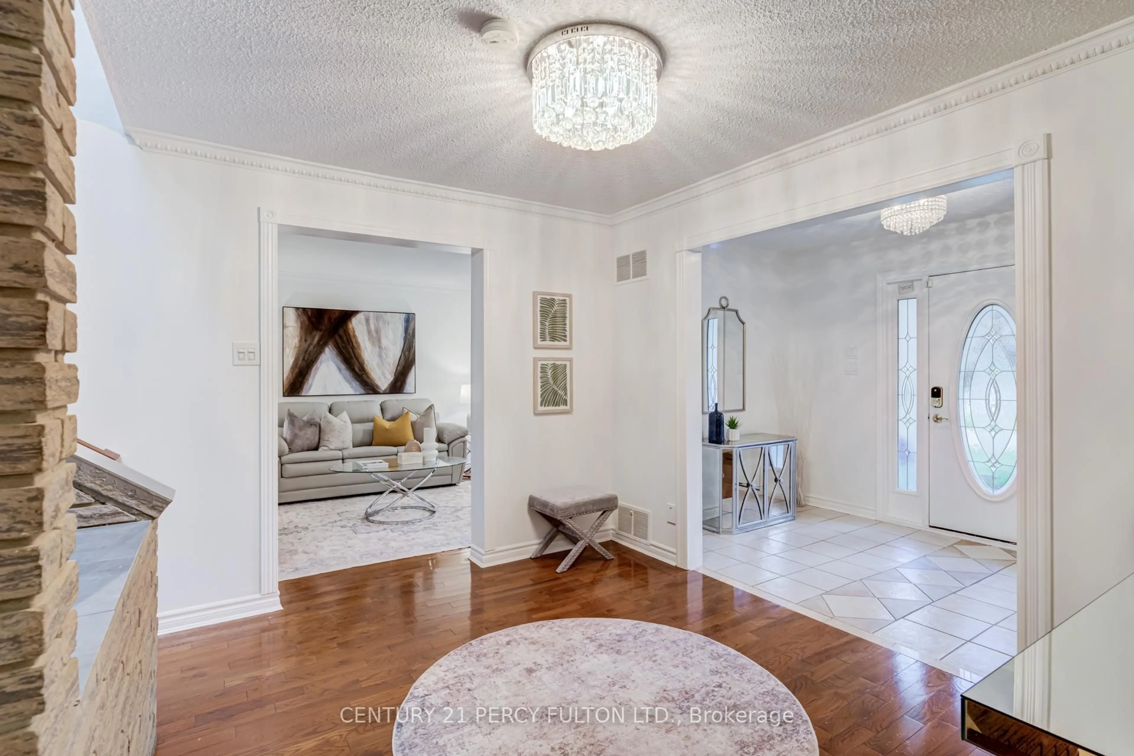 Indoor entryway for 1994 Spruce Hill Rd, Pickering Ontario L1V 3N8