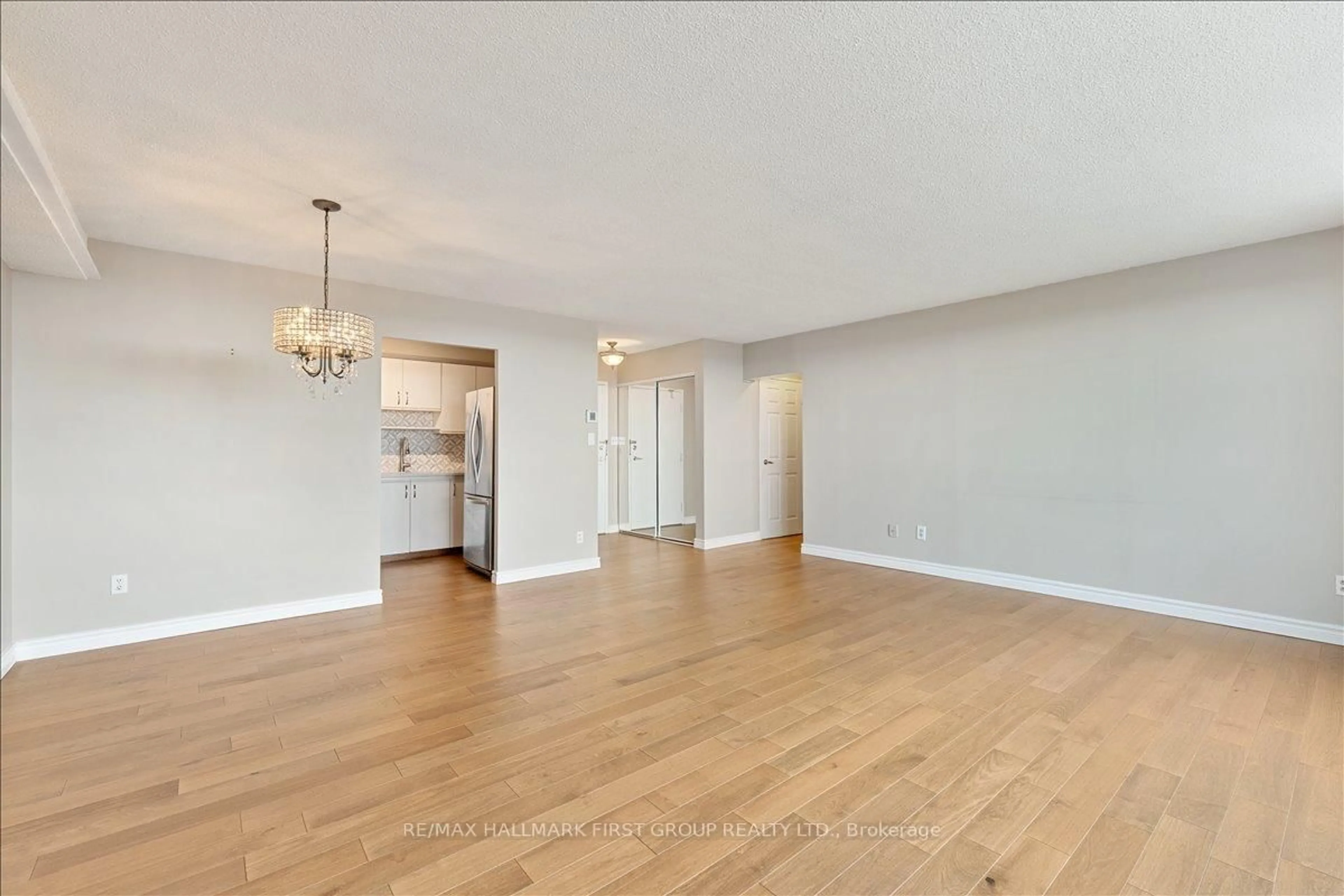A pic of a room for 55 William St #PH14, Oshawa Ontario L1G 7C9