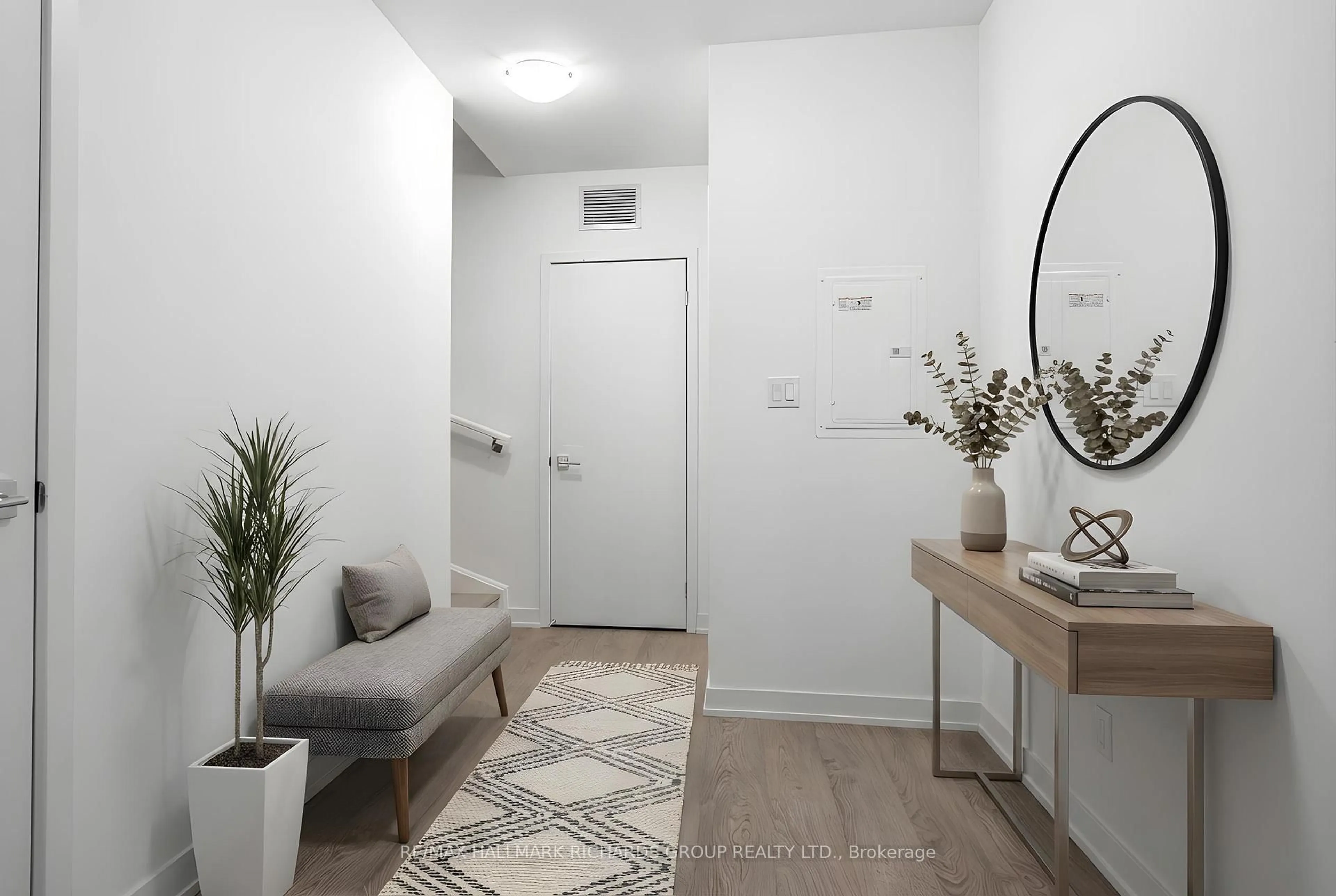 Indoor entryway for 35 Birchcliff Ave #45, Toronto Ontario M1N 3C5