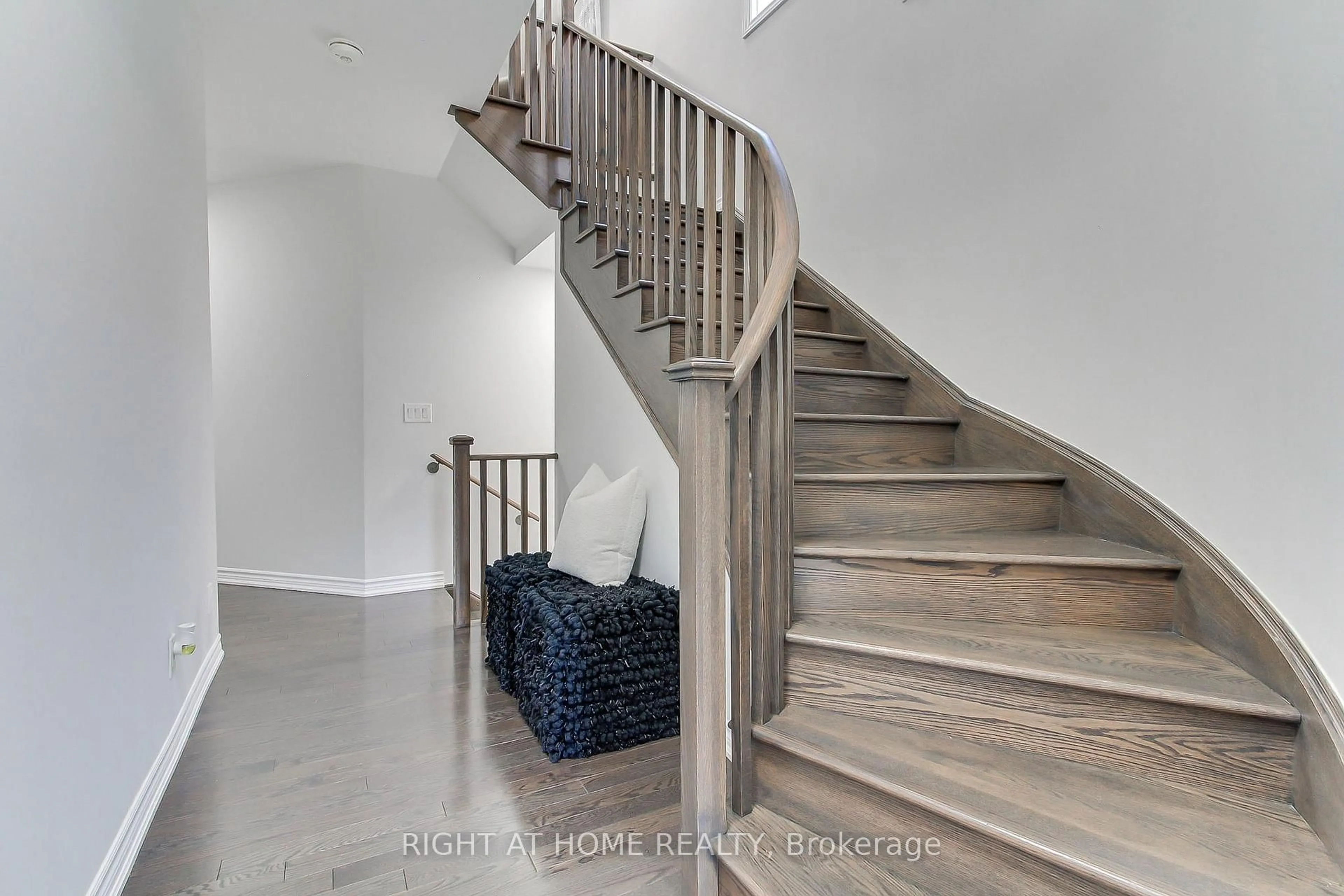 Stairs for 3 Bremner St, Whitby Ontario L1R 1W5