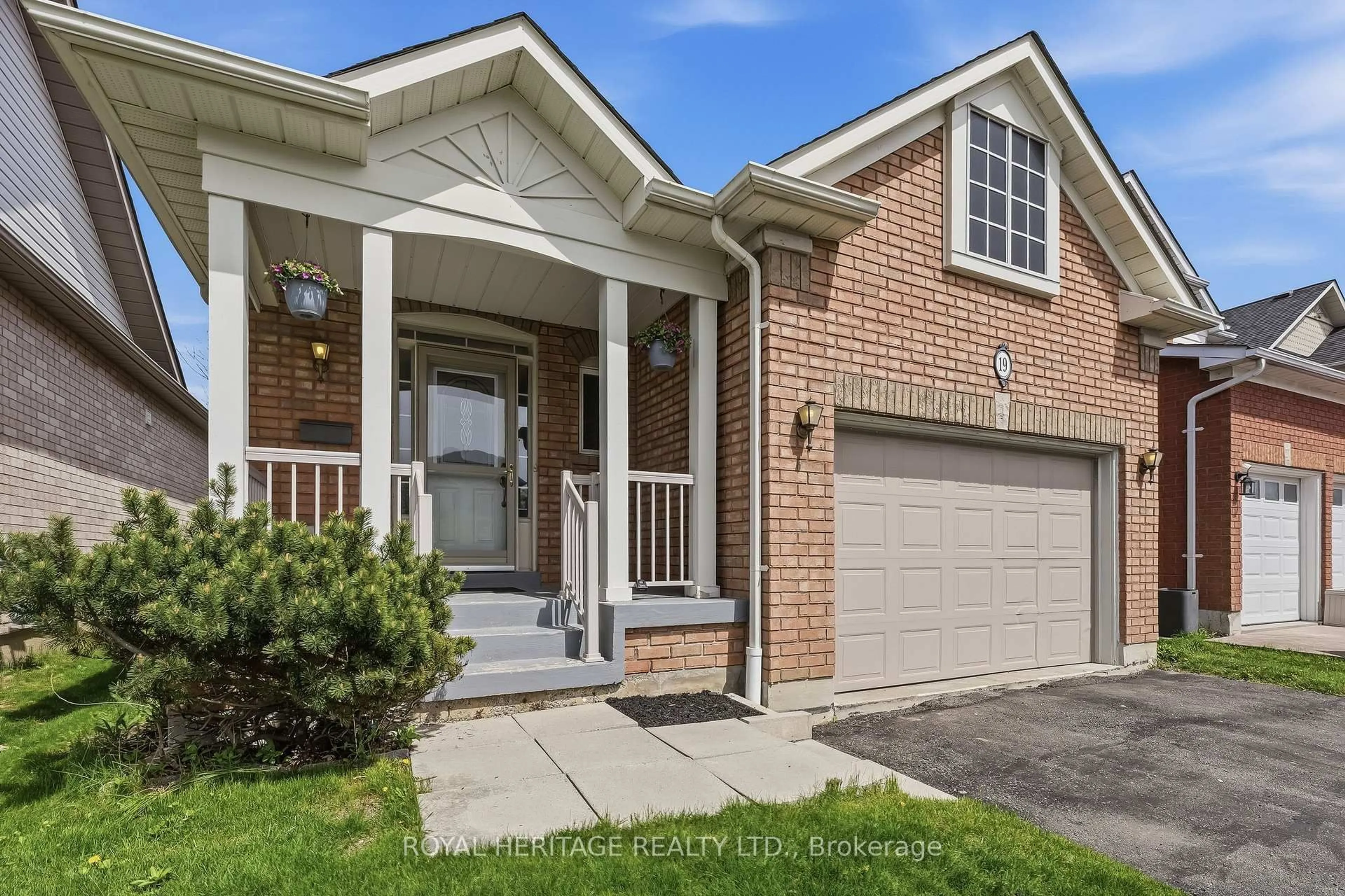 Home with brick exterior material, street for 19 Fitzpatrick Crt, Whitby Ontario L1M 2G9